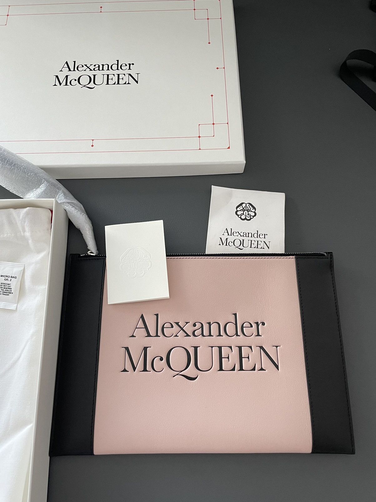 Alexander McQueen × MCQ Brand NEW Signature Rare Leather Pouch LimitedEdition Runway Size ONE SIZE - 4 Thumbnail