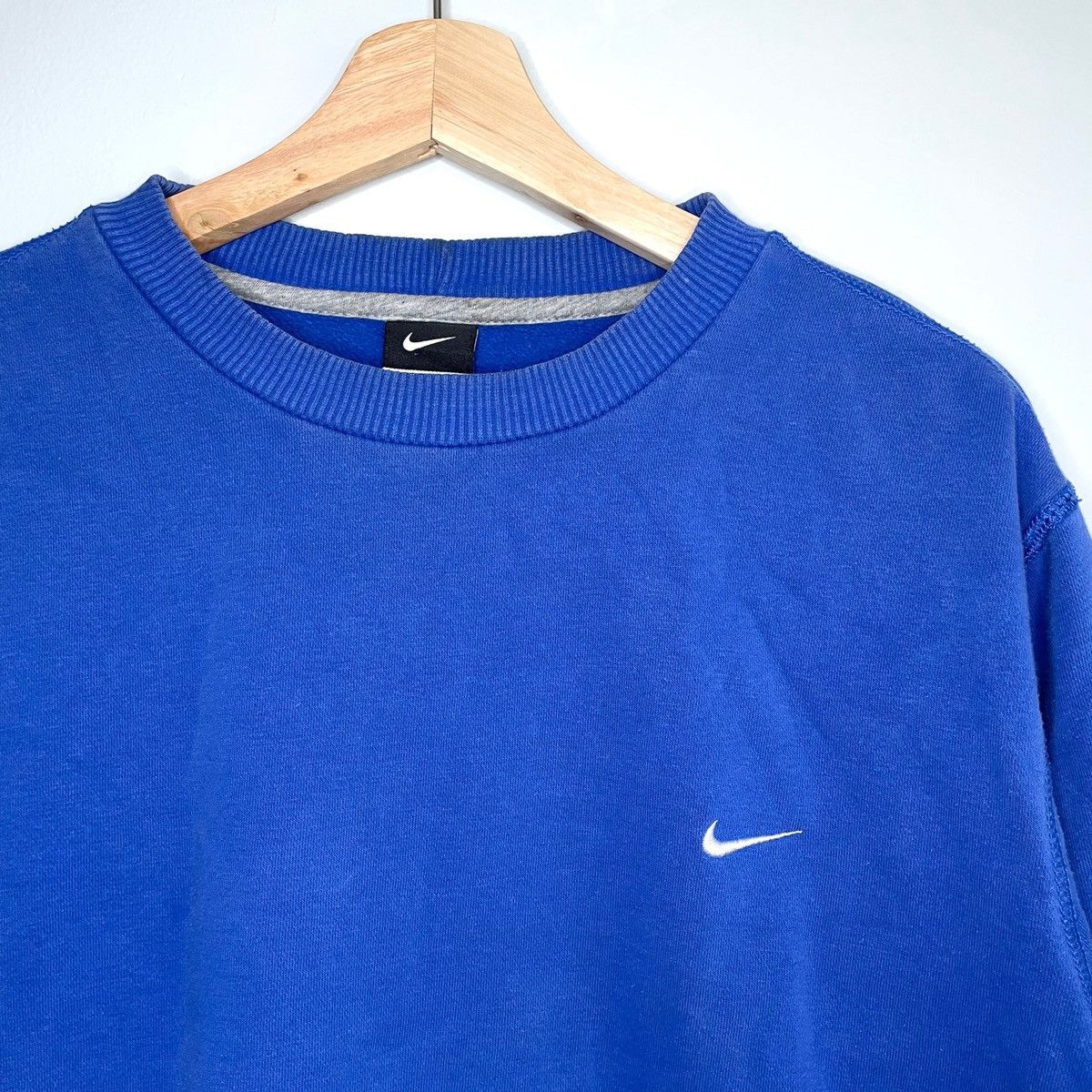 Nike × Vintage Vintage Nike Mini Swoosh Crewneck Sweatshirt L 00s Size US L / EU 52-54 / 3 - 2 Thumbnail
