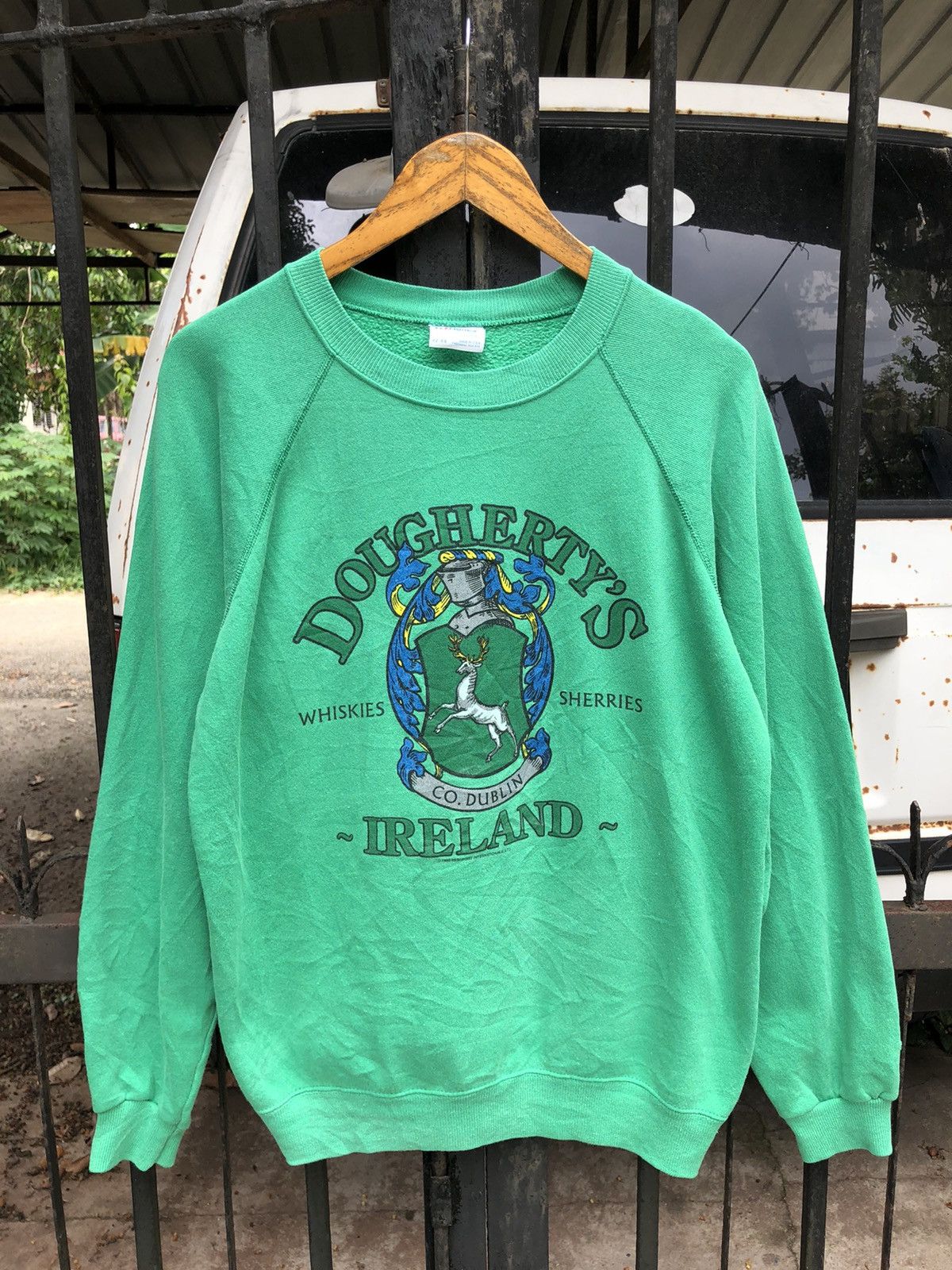 Vintage Vintage Doughertys Ireland Whiskies Sherries Sweatshirt Size US M / EU 48-50 / 2 - 1 Thumbnail
