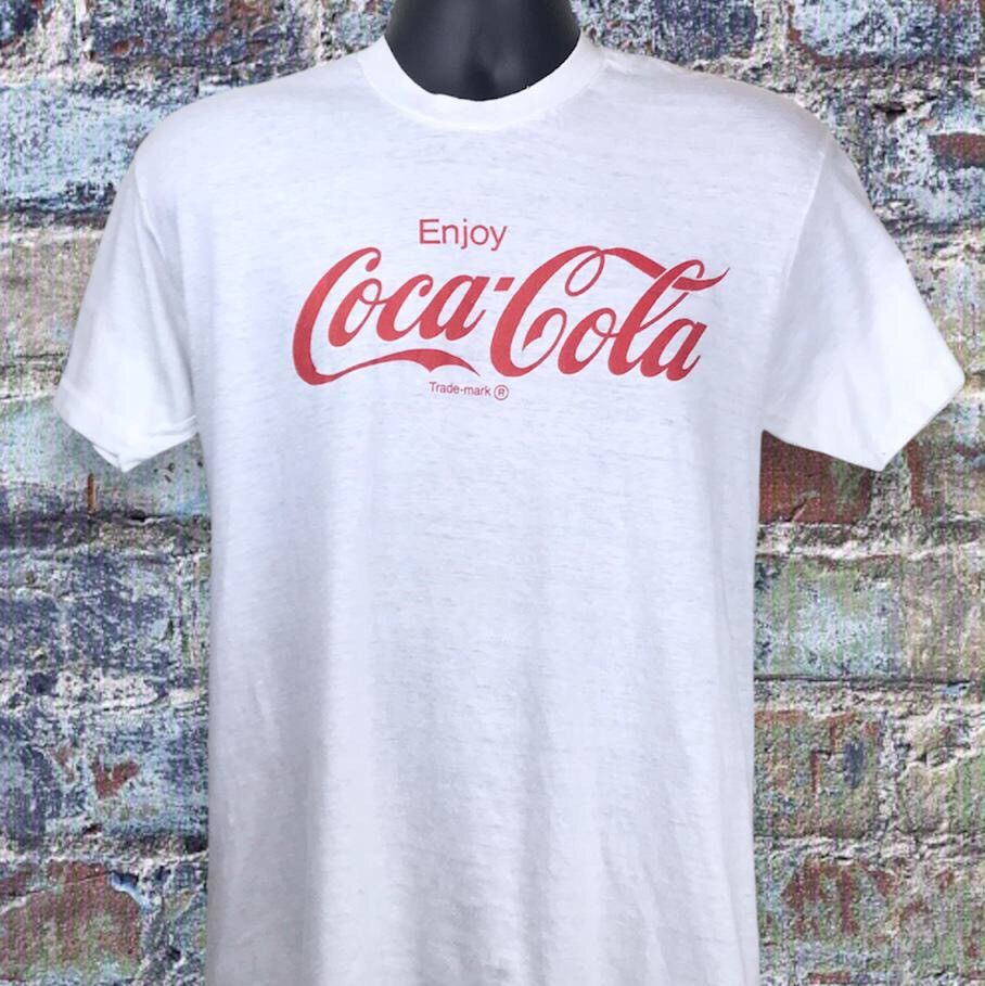 Vintage Vintage Coca-Cola Classic Logo Snack Soda Pop T-Shirt Size US XL / EU 56 / 4 - 1 Preview