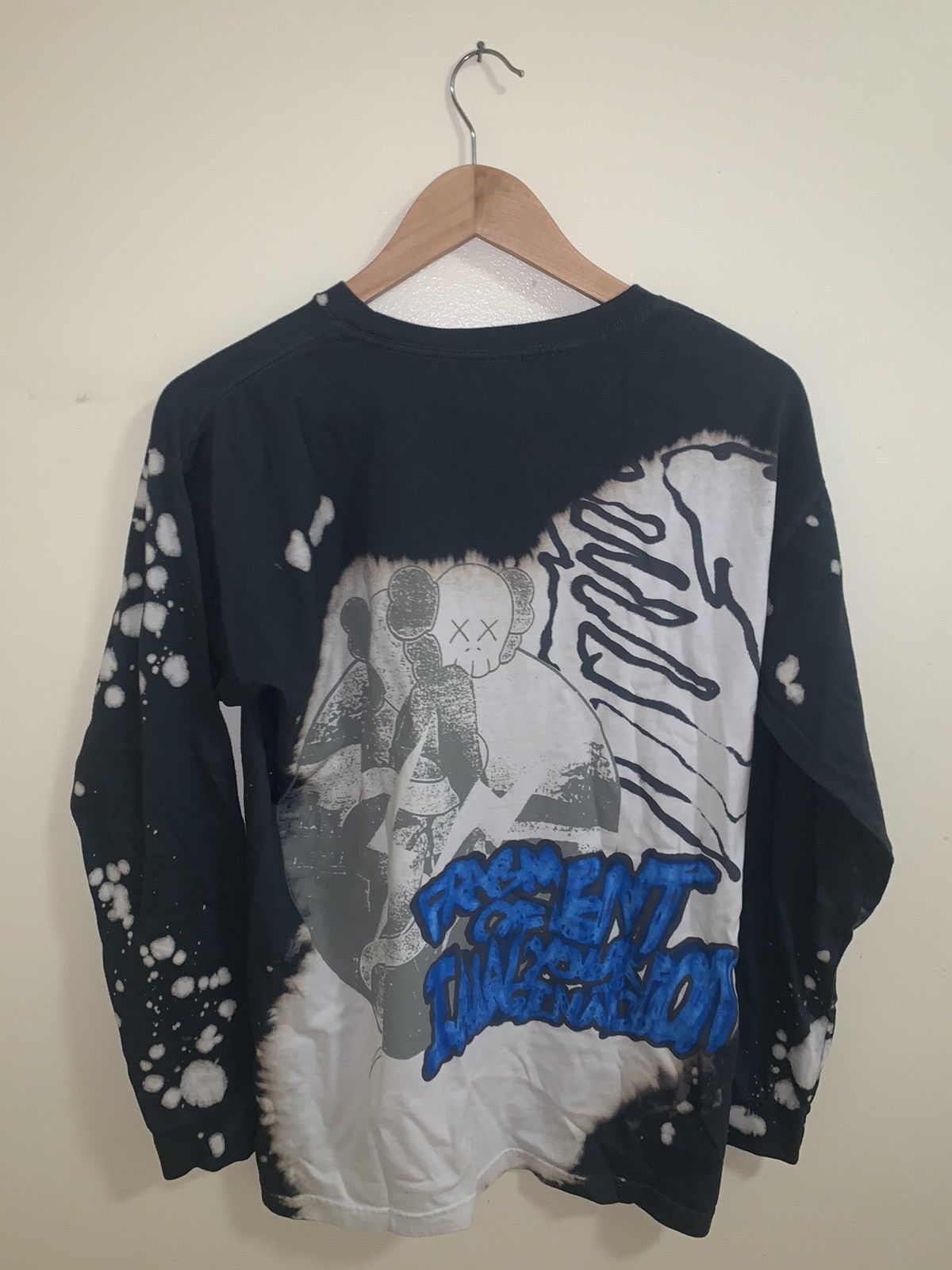 Fragment Design × Kaws × Travis Scott Travis Scott x Kaws x Fragment Long Sleeve T-Shirt Size US M / EU 48-50 / 2 - 2 Thumbnail