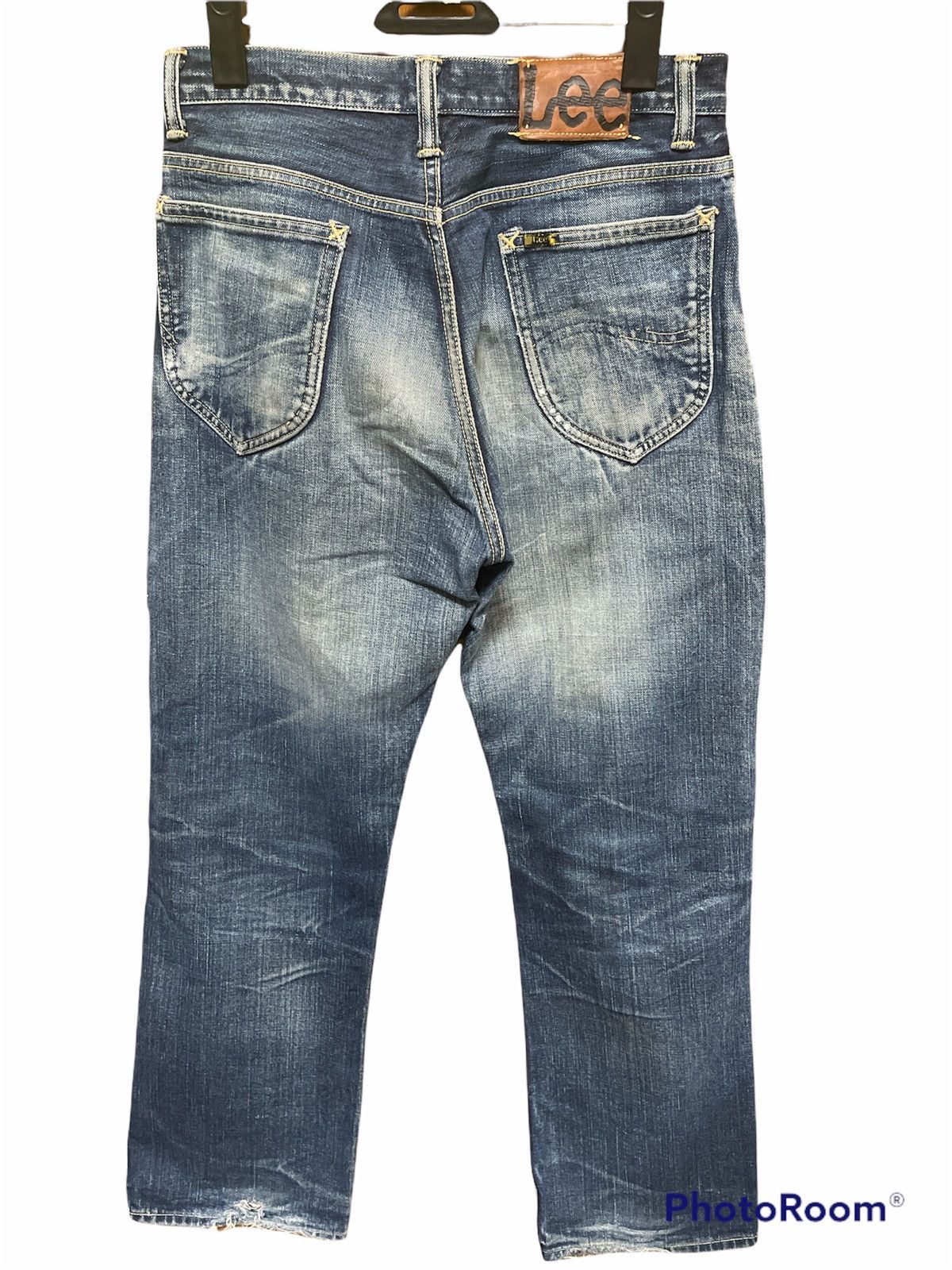 Lee Rare Lee Repro Centre Tag Selvaged distressed Size US 30 / EU 46 - 1 Thumbnail