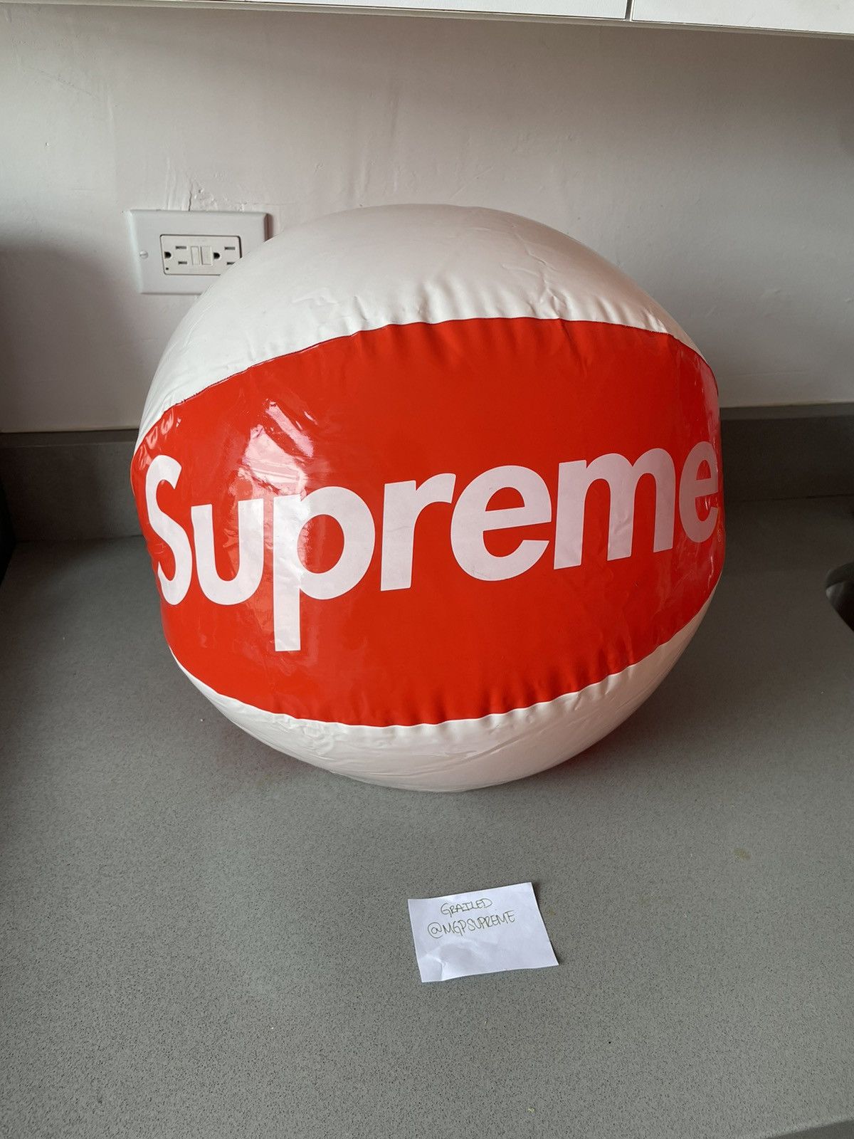 Supreme Beach deals Ball SS15