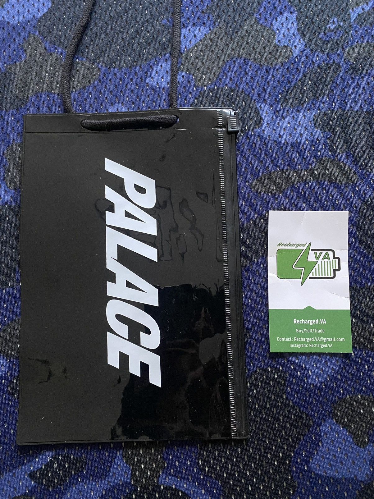 Palace 100% Authentic Palace Skateboards Black Waterproof Zip Pouch Size ONE SIZE - 3 Thumbnail