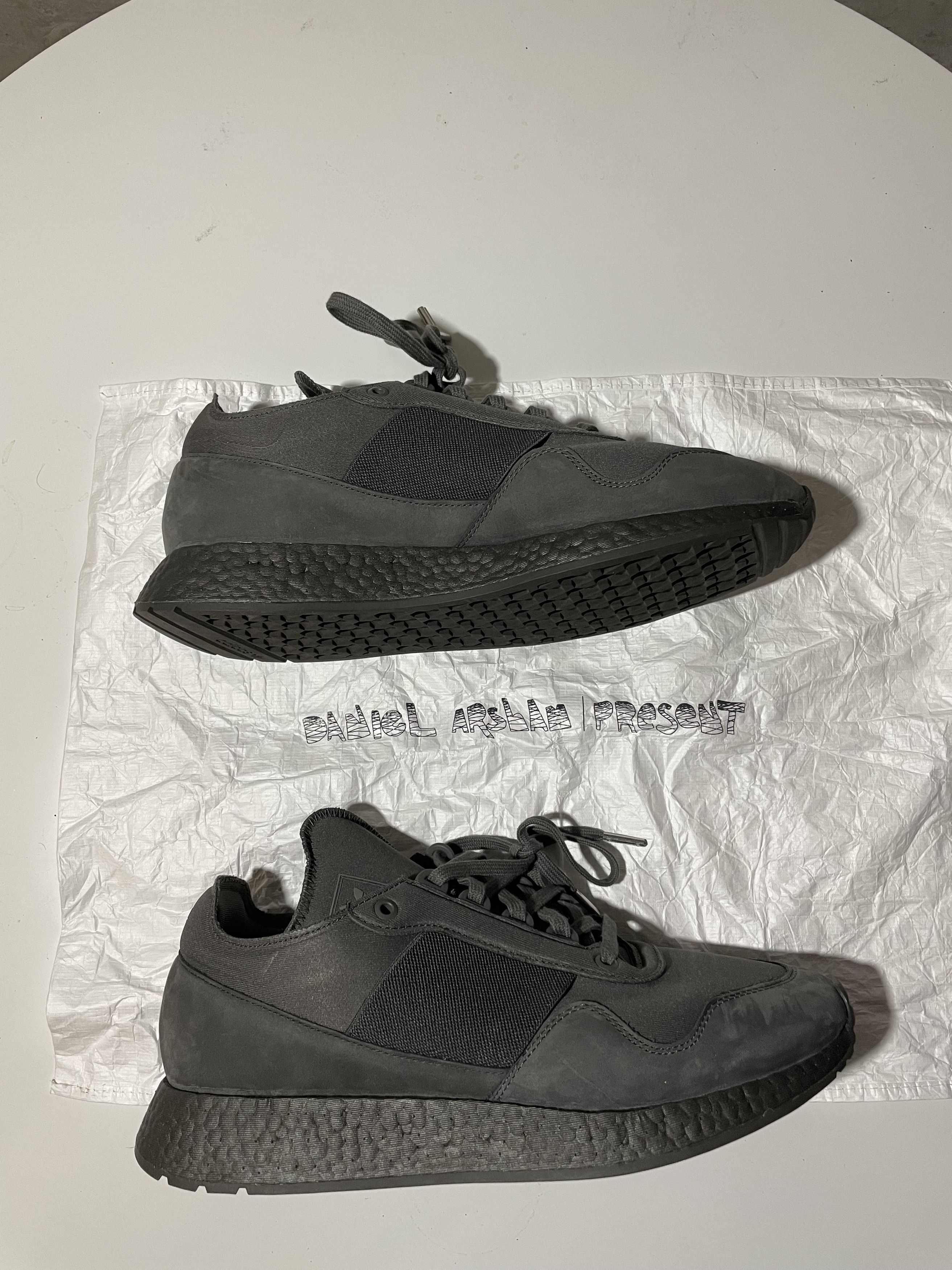Adidas × Daniel Arsham Daniel Arsham x New York Present 'Dark Grey' Size US 10.5 / EU 43-44 - 1 Thumbnail