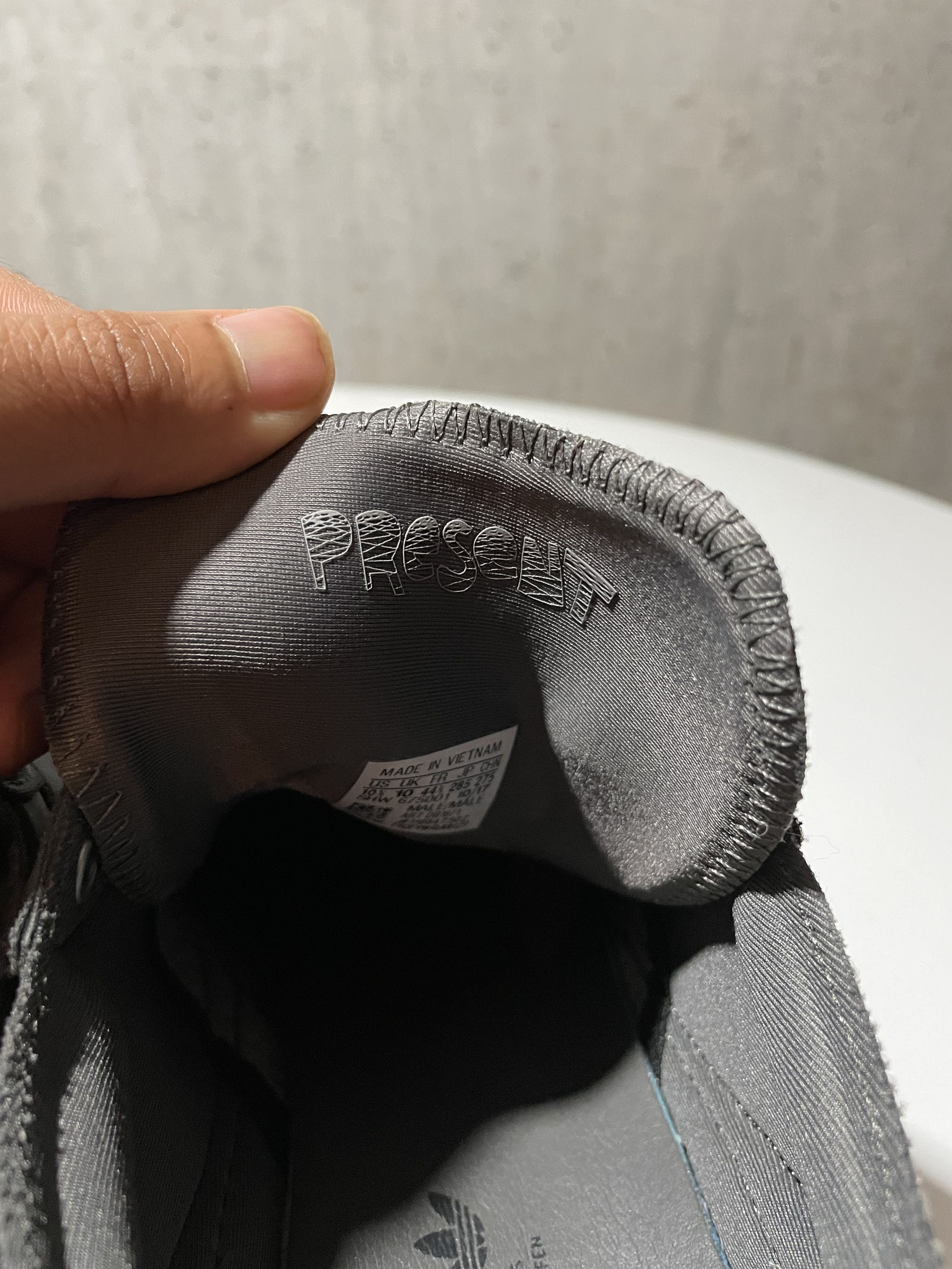 Adidas × Daniel Arsham Daniel Arsham x New York Present 'Dark Grey' Size US 10.5 / EU 43-44 - 8 Thumbnail