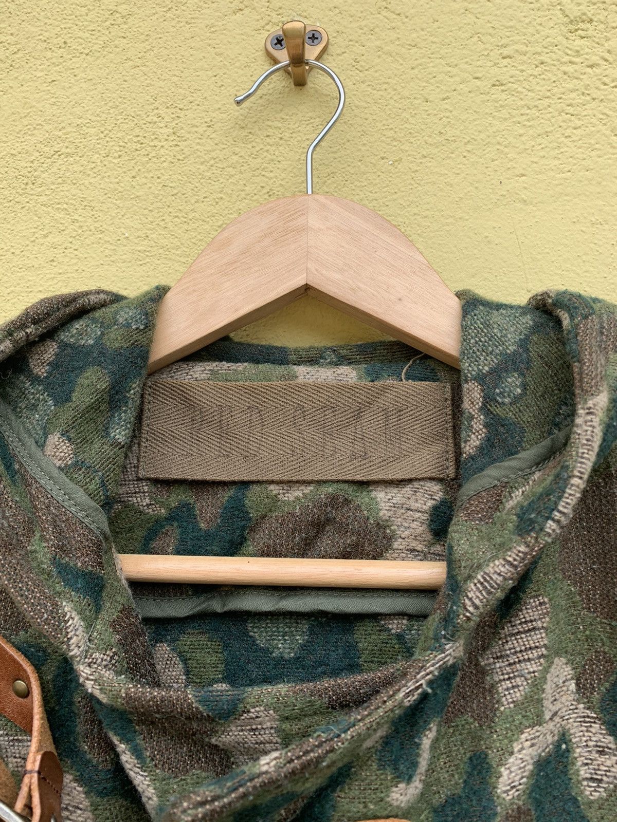 Japanese Brand × Vintage Hoodie jacket camo buckle up Size US L / EU 52-54 / 3 - 8 Thumbnail