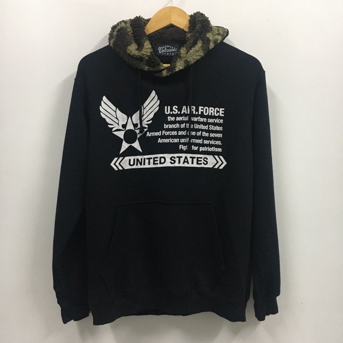 Vintage Vintage Us AirForce Military Hoodie Sweatshirt camo Hoodie Size US L / EU 52-54 / 3 - 1 Thumbnail