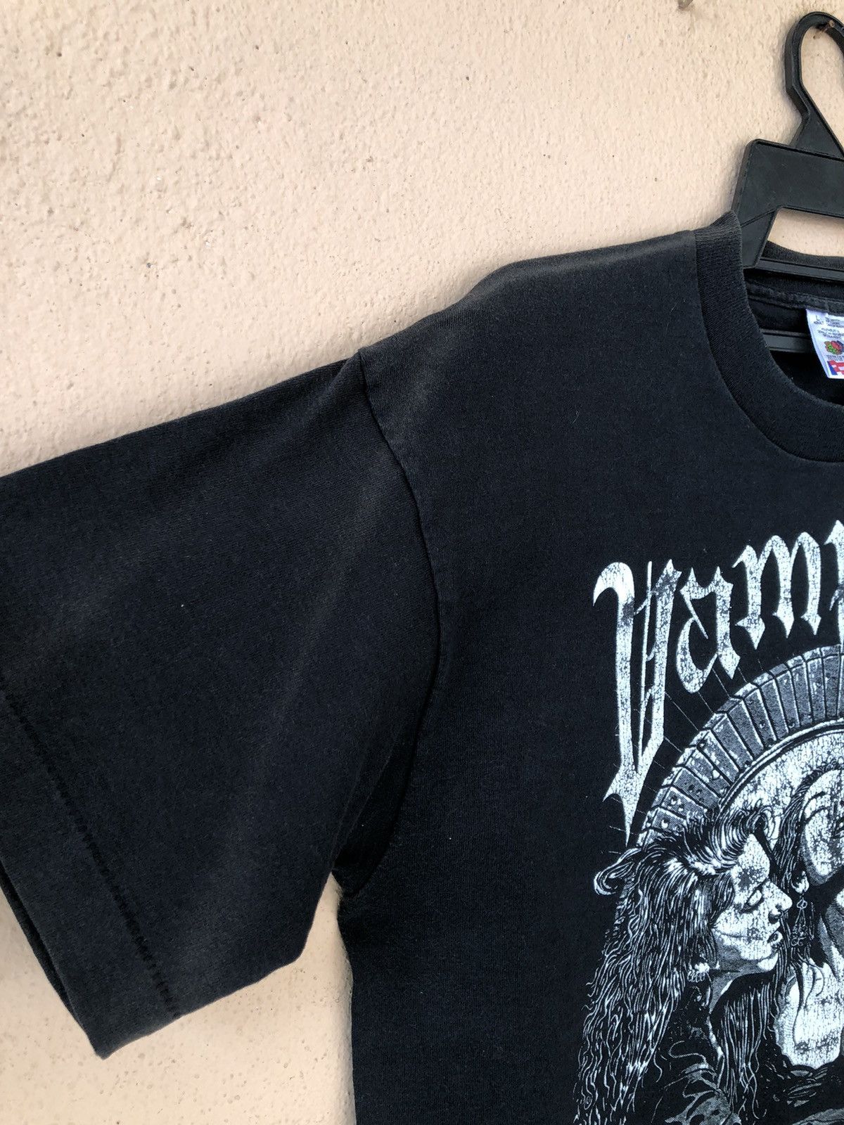 Expert Horror Vintage 90s VAMPIRE Fashion Victim Horror Distressed Tee Size US L / EU 52-54 / 3 - 7 Thumbnail
