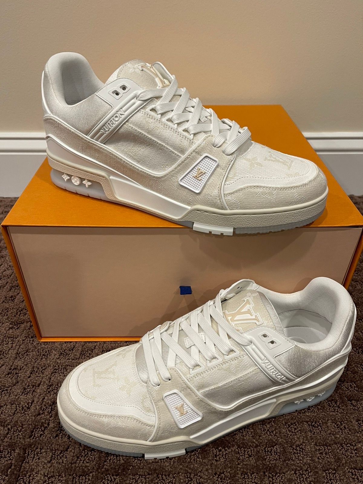 NWT Louis Vuitton White Beige Trainer Sneakers with Strap 9 US 8