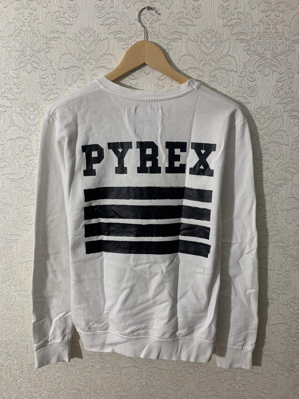 Pyrex Vision × Virgil Abloh Pyrex sweatshirt centre logo big | Grailed