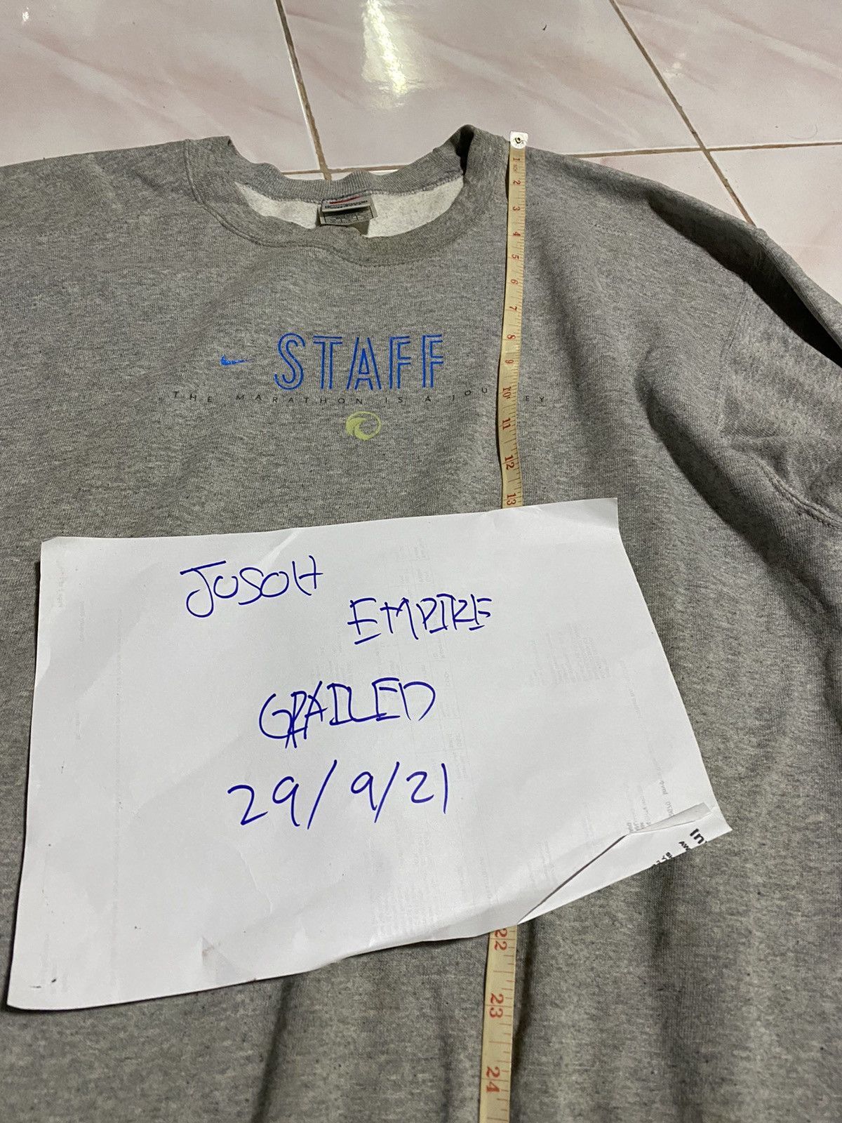 Nike × Vintage NIKE HONOLULU MARATHON STAFF SWEATSHIRT MADE IN USA Size US L / EU 52-54 / 3 - 9 Thumbnail