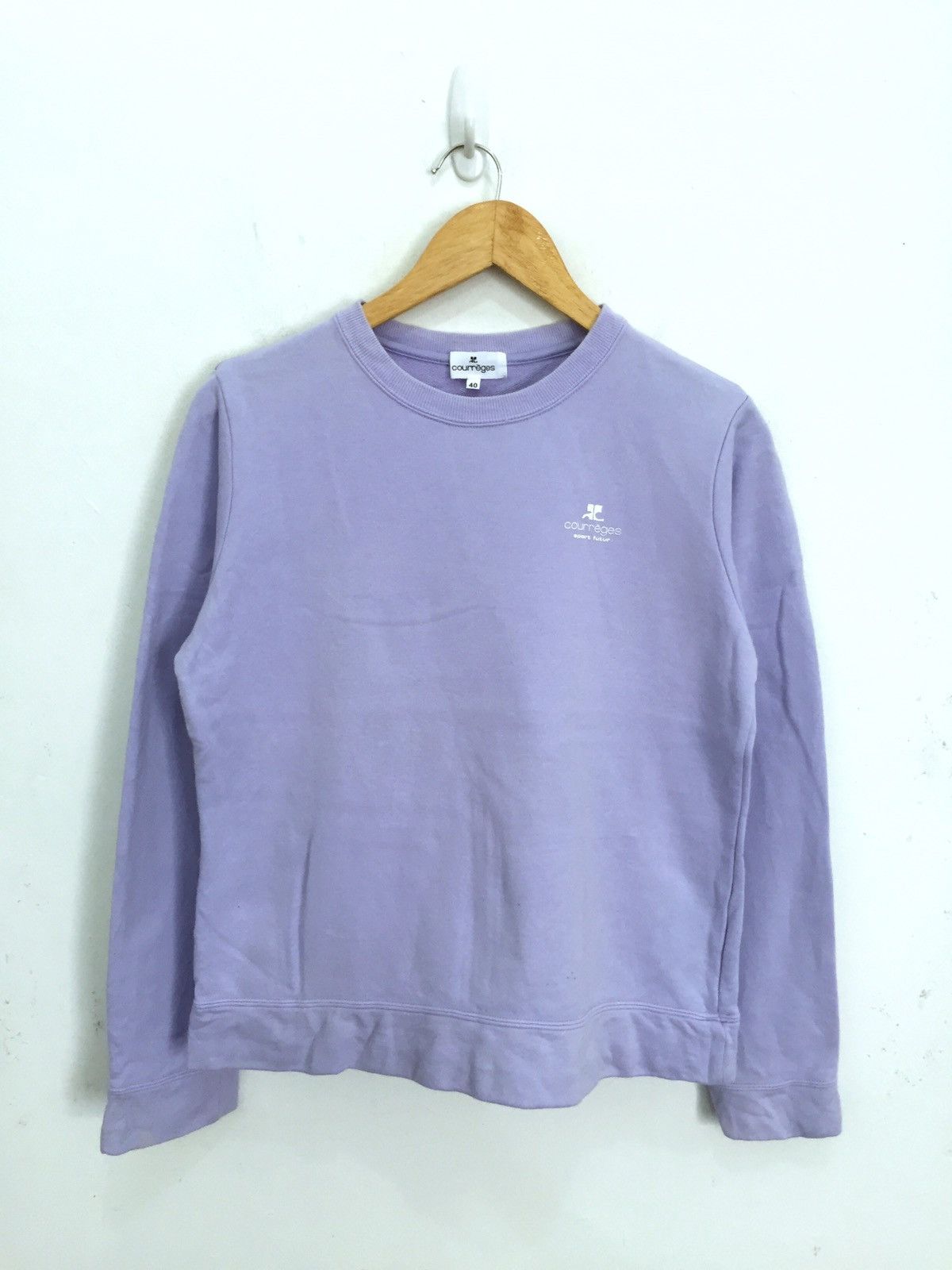 Courreges Courreges Embroidered Jumper Armpit 19x23 Size US XS / EU 42 / 0 - 2 Thumbnail
