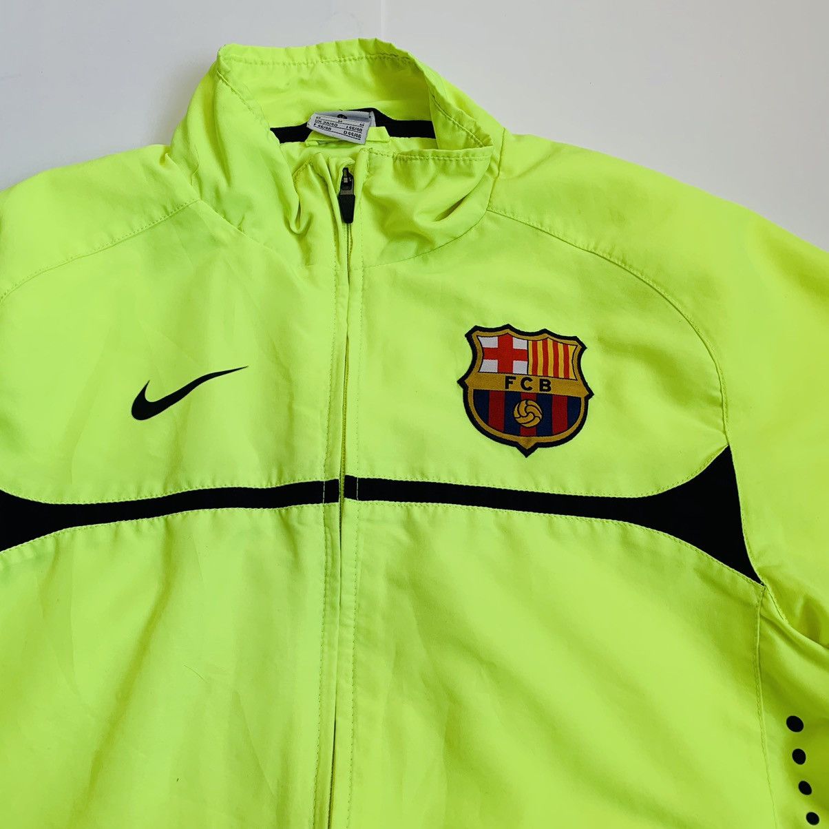 Neon yellow nike jacket hotsell