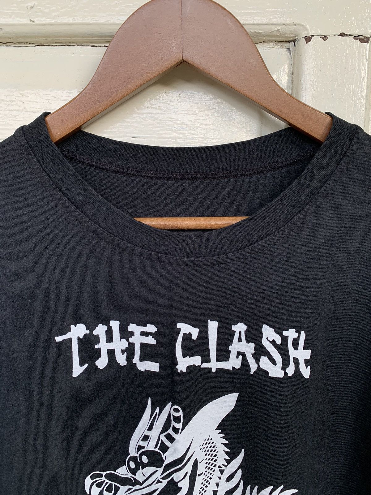 Band Tees × Vintage 💰binding offer💰 Vintage The Clash Dragon Design Bootleg Size US M / EU 48-50 / 2 - 2 Thumbnail