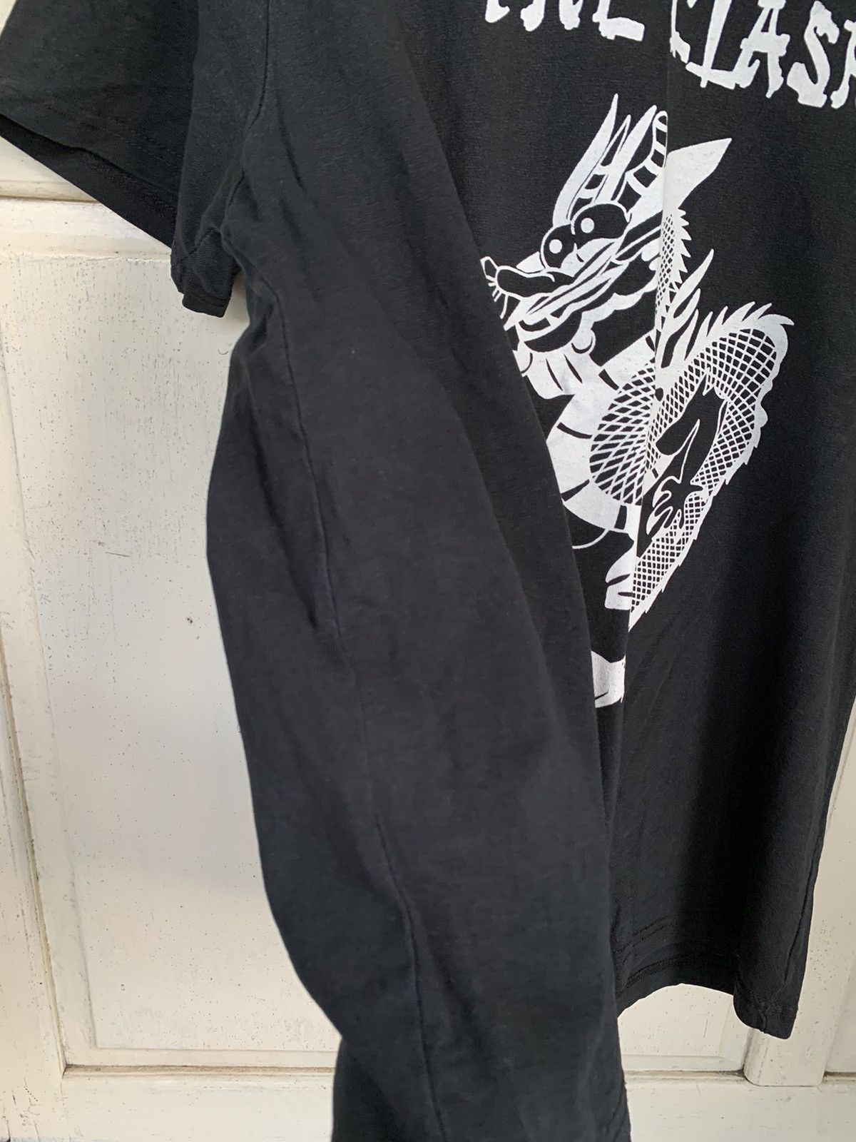 Band Tees × Vintage 💰binding offer💰 Vintage The Clash Dragon Design Bootleg Size US M / EU 48-50 / 2 - 5 Thumbnail