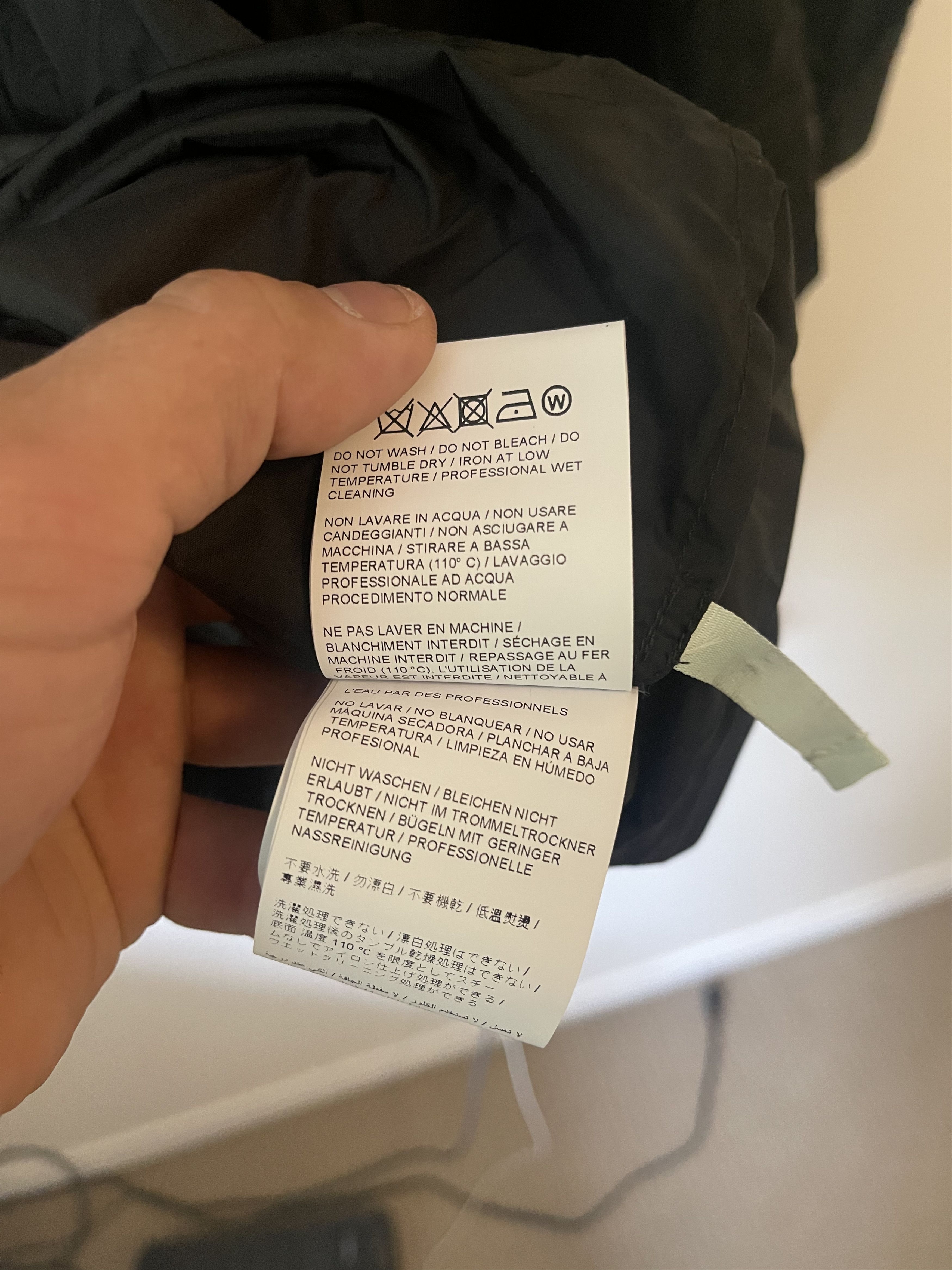 Off-White Rain poncho Size US L / EU 52-54 / 3 - 12 Thumbnail