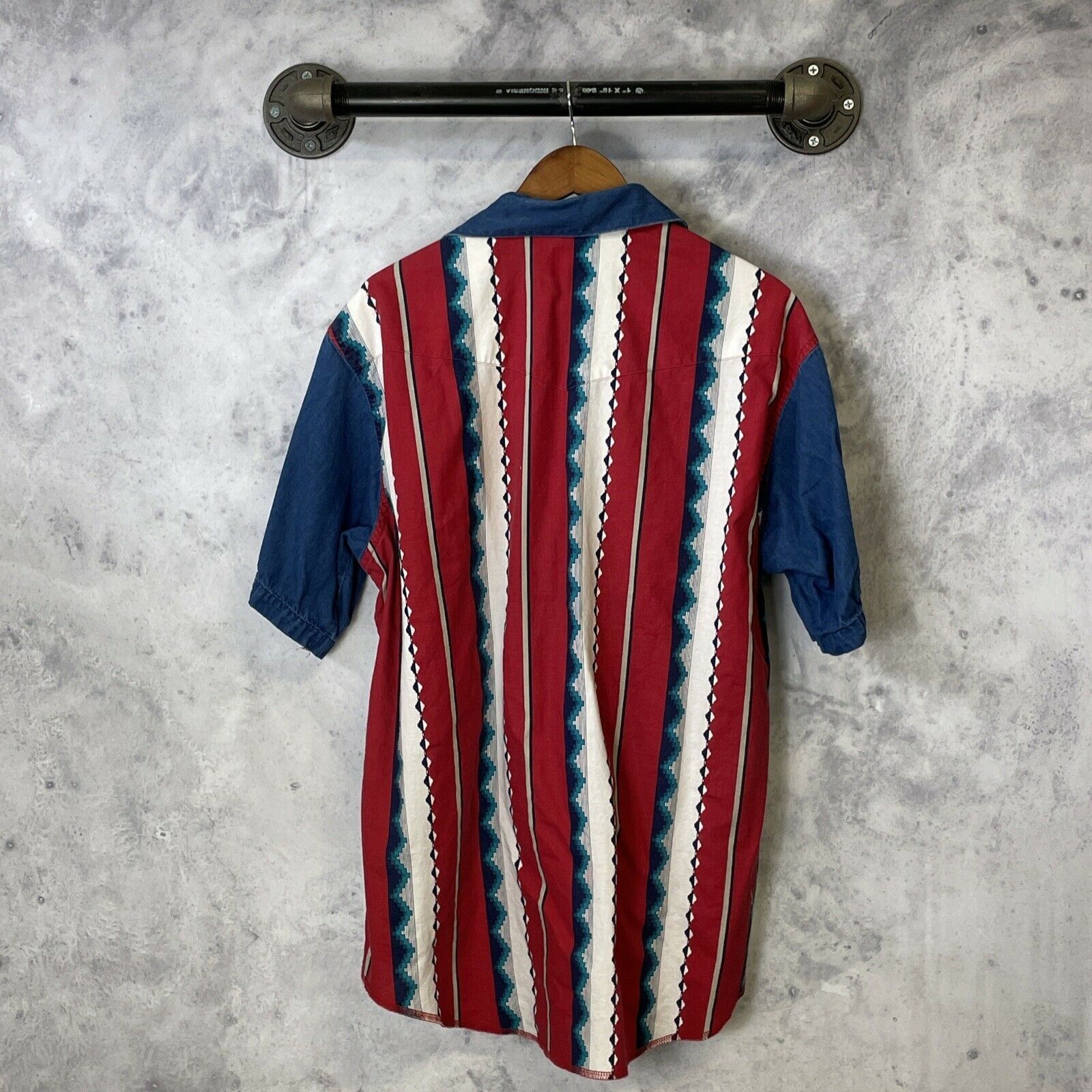 Vintage Vintage Wrangler Spell Out Short Sleeve Button Western Size US XL / EU 56 / 4 - 2 Thumbnail
