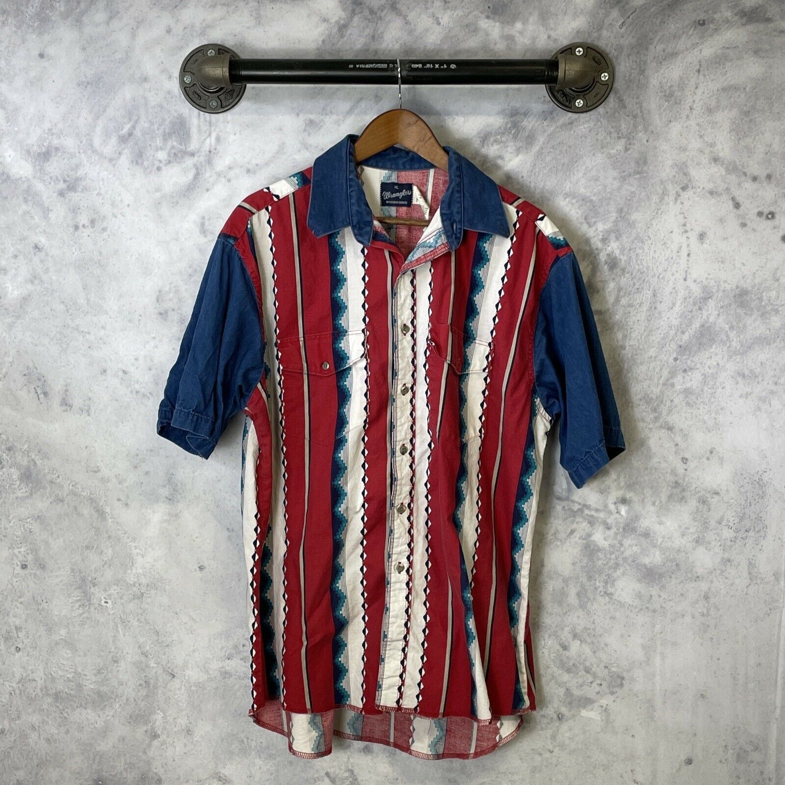 Vintage Vintage Wrangler Spell Out Short Sleeve Button Western Size US XL / EU 56 / 4 - 1 Thumbnail