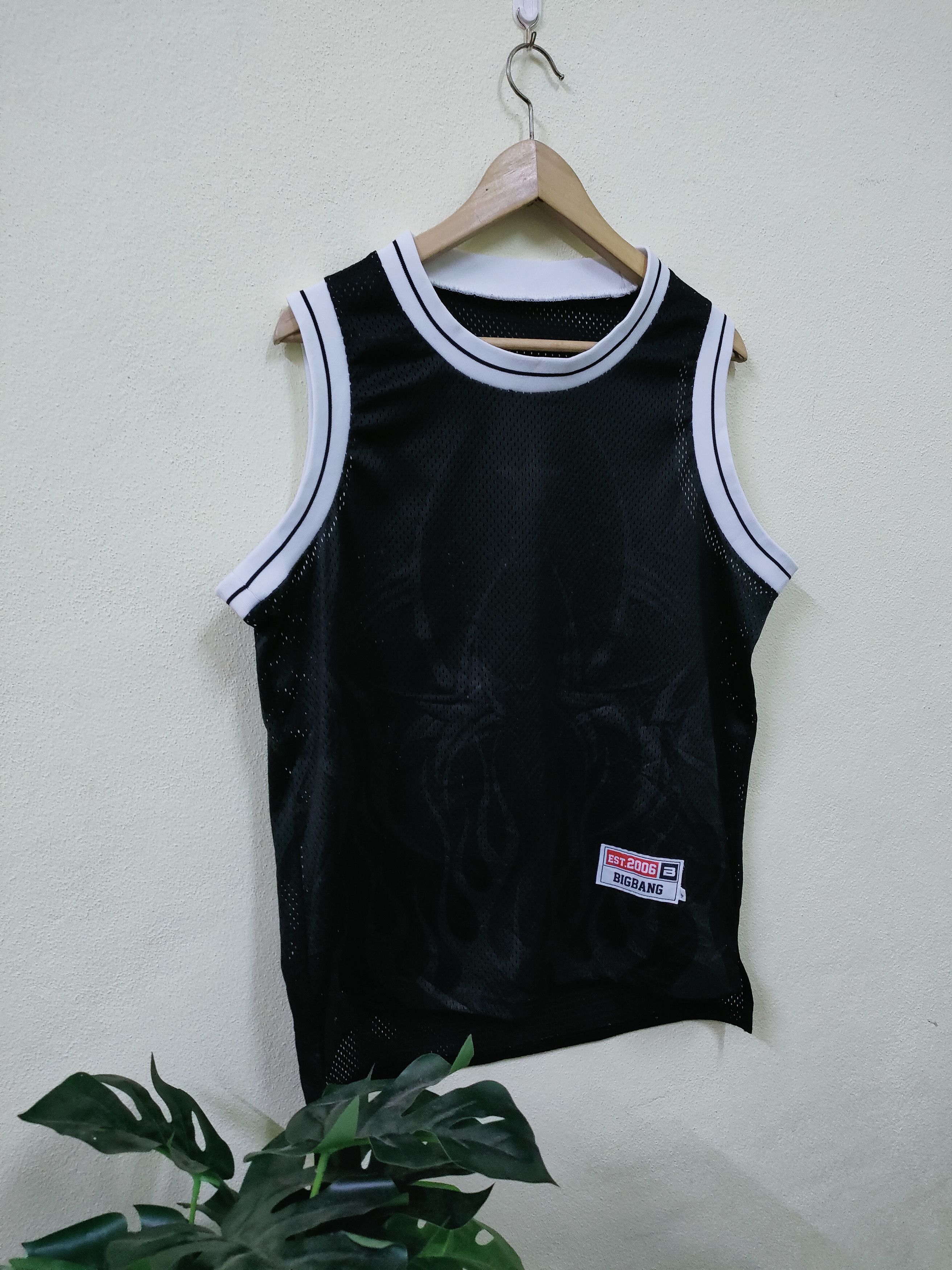 Band Tees × Vintage K-pop Boy Band Bigbang G-dragon 2006 Size US M / EU 48-50 / 2 - 4 Thumbnail