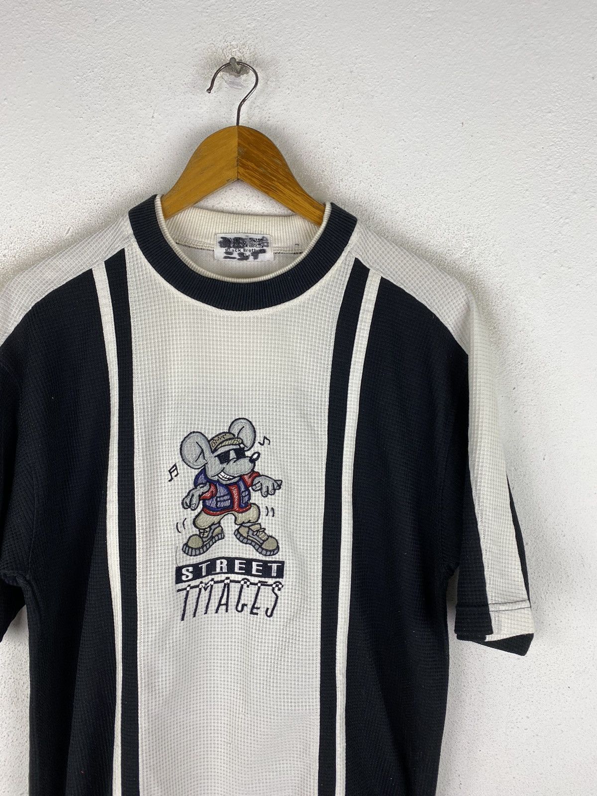 Japanese Brand Vintage 90s M&X Black Brothers Street Traces T-Shirt Hip-Hop Size US L / EU 52-54 / 3 - 5 Thumbnail