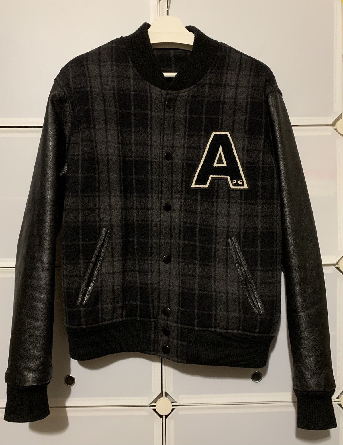A.P.C. × Carhartt Wip APC x Carhartt Schopenhauer Bomber A.P.C. × Carhartt Wip APC x Carhartt Schopenhauer Bomber