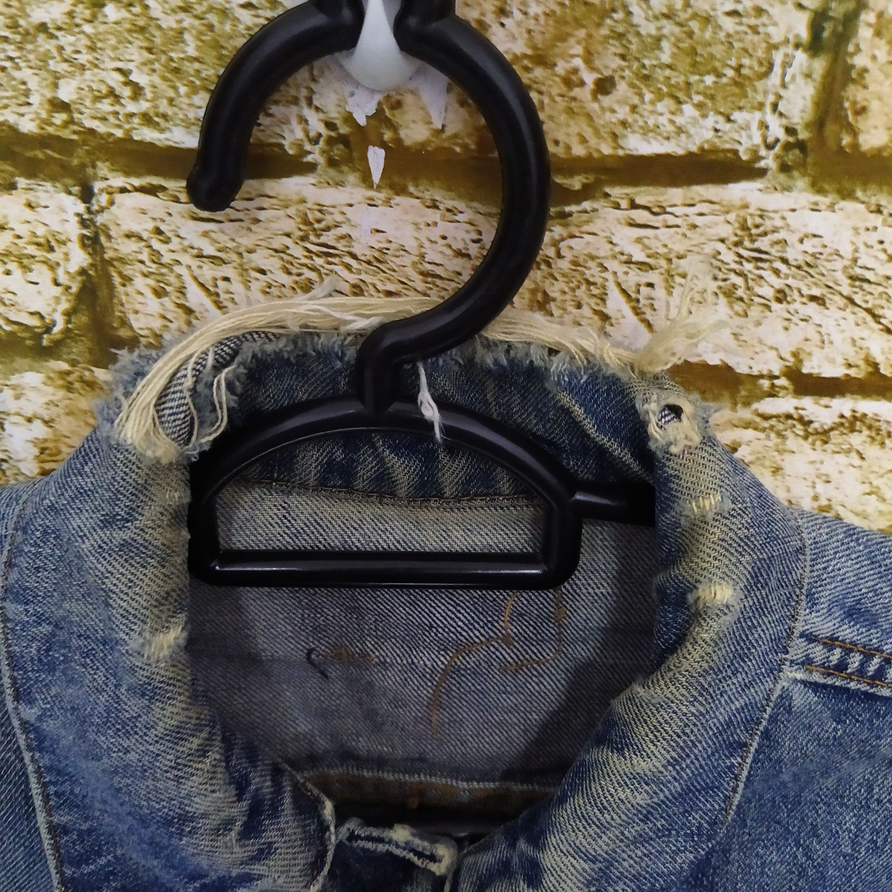 Levi's 60/70s LEVIS BIG E BUTTON 525 DENIM DISTRESSED JACKET (D72) Size US M / EU 48-50 / 2 - 2 Thumbnail