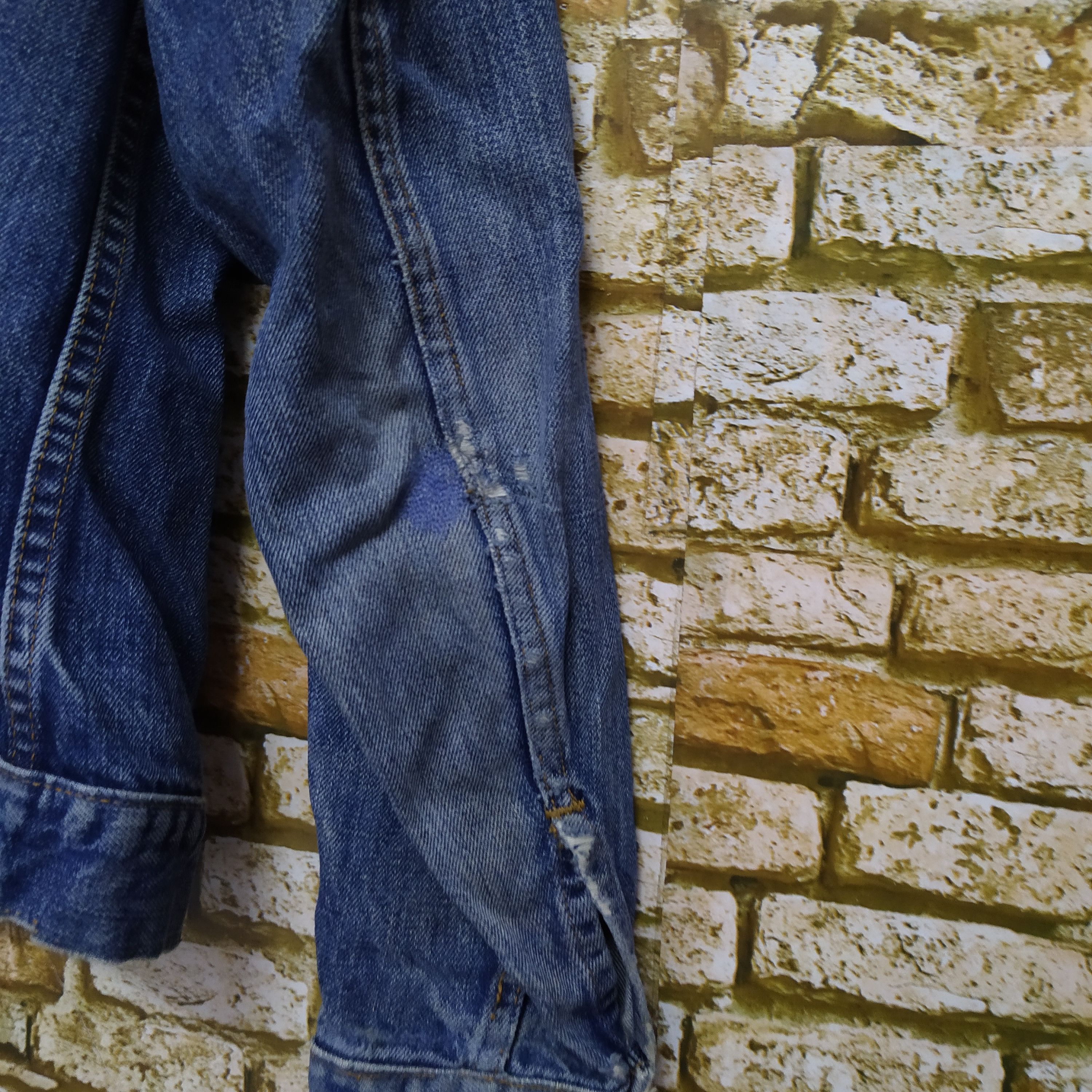 Levi's 60/70s LEVIS BIG E BUTTON 525 DENIM DISTRESSED JACKET (D72) Size US M / EU 48-50 / 2 - 6 Thumbnail