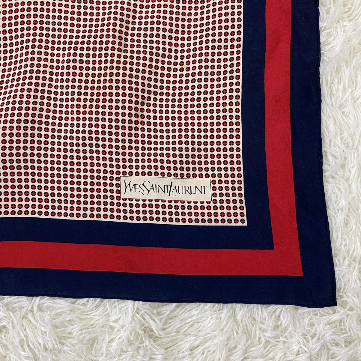Yves Saint Laurent ✨YVES SAINT LAURENT SILK SCARF (30.5"x30.5") Size ONE SIZE - 6 Thumbnail