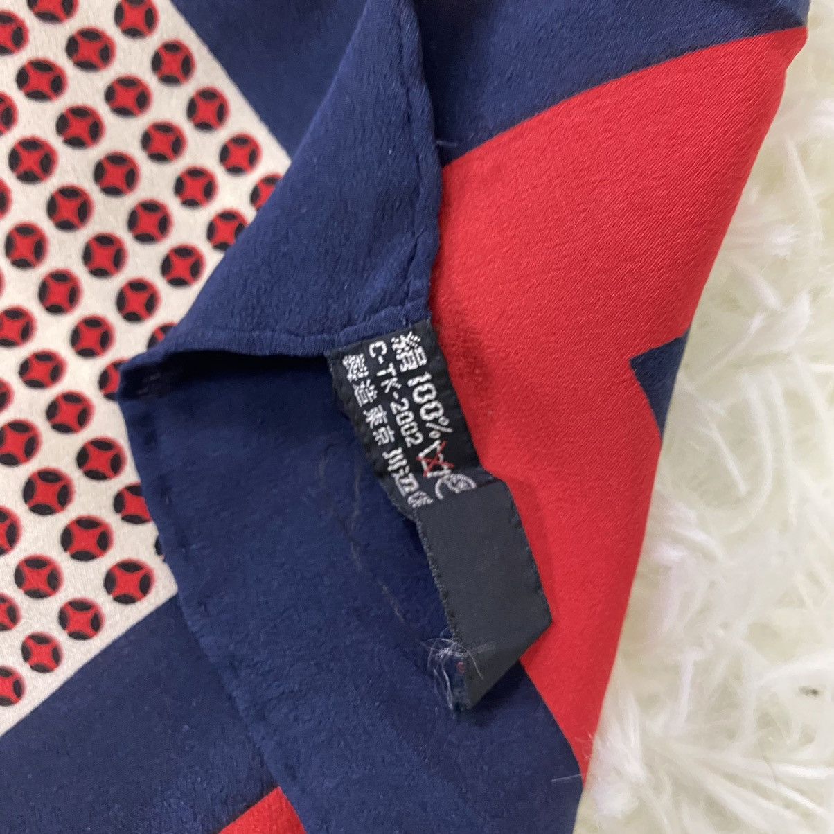 Yves Saint Laurent ✨YVES SAINT LAURENT SILK SCARF (30.5"x30.5") Size ONE SIZE - 7 Thumbnail