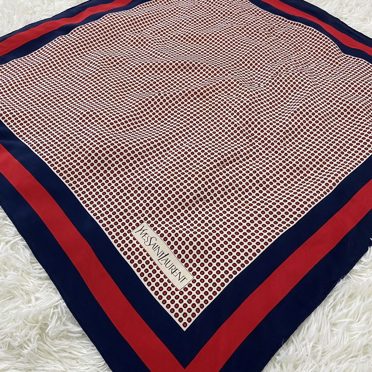 Yves Saint Laurent ✨YVES SAINT LAURENT SILK SCARF (30.5"x30.5") Size ONE SIZE - 5 Thumbnail