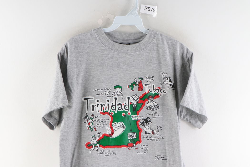 Vintage Vintage 90s Streetwear Trinidad Tobago Spell Map T-Shirt