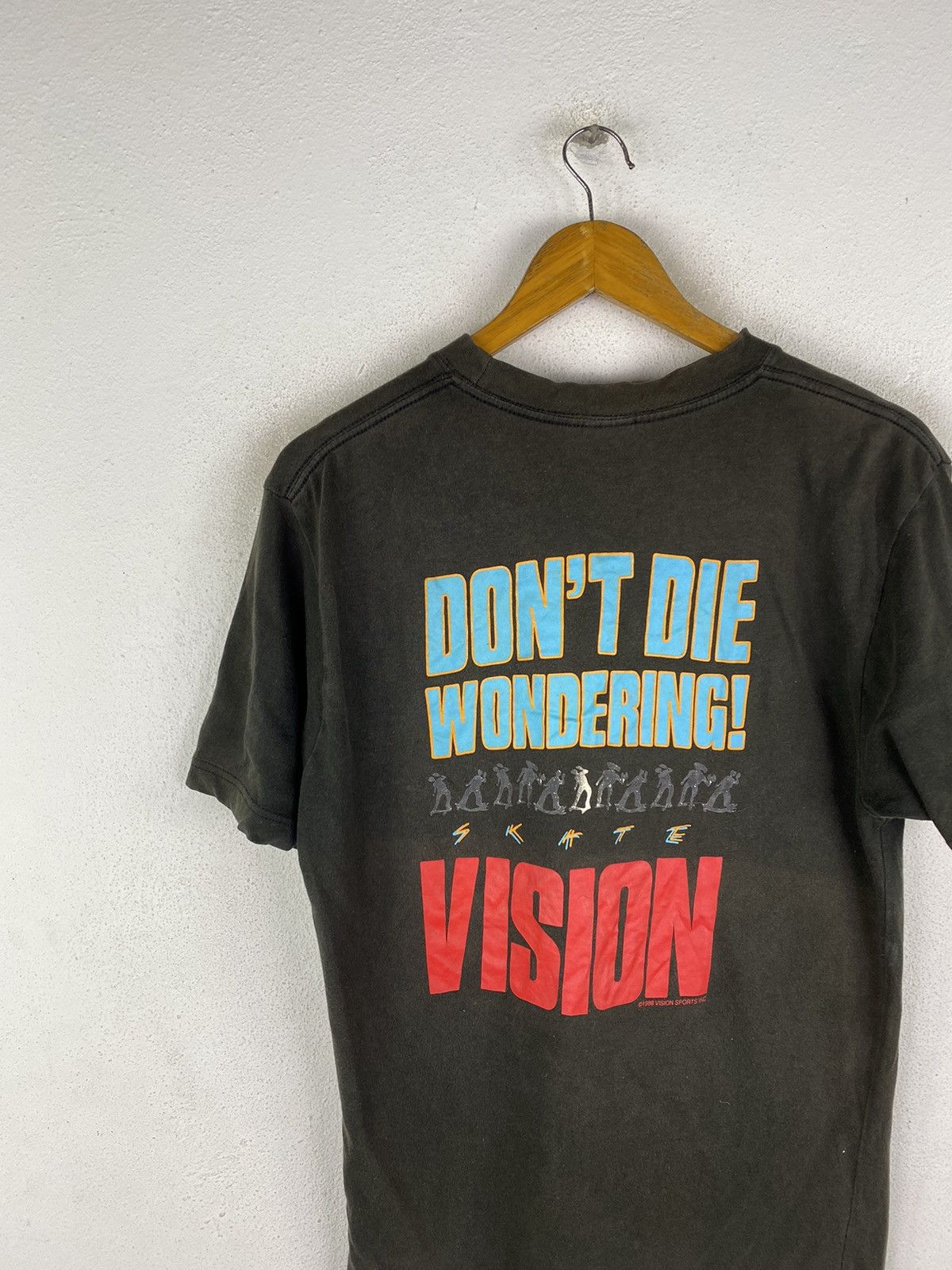 Vintage Vintage 1988 Vision Street Wear Skateboarding T-Shirt Size US L / EU 52-54 / 3 - 4 Thumbnail