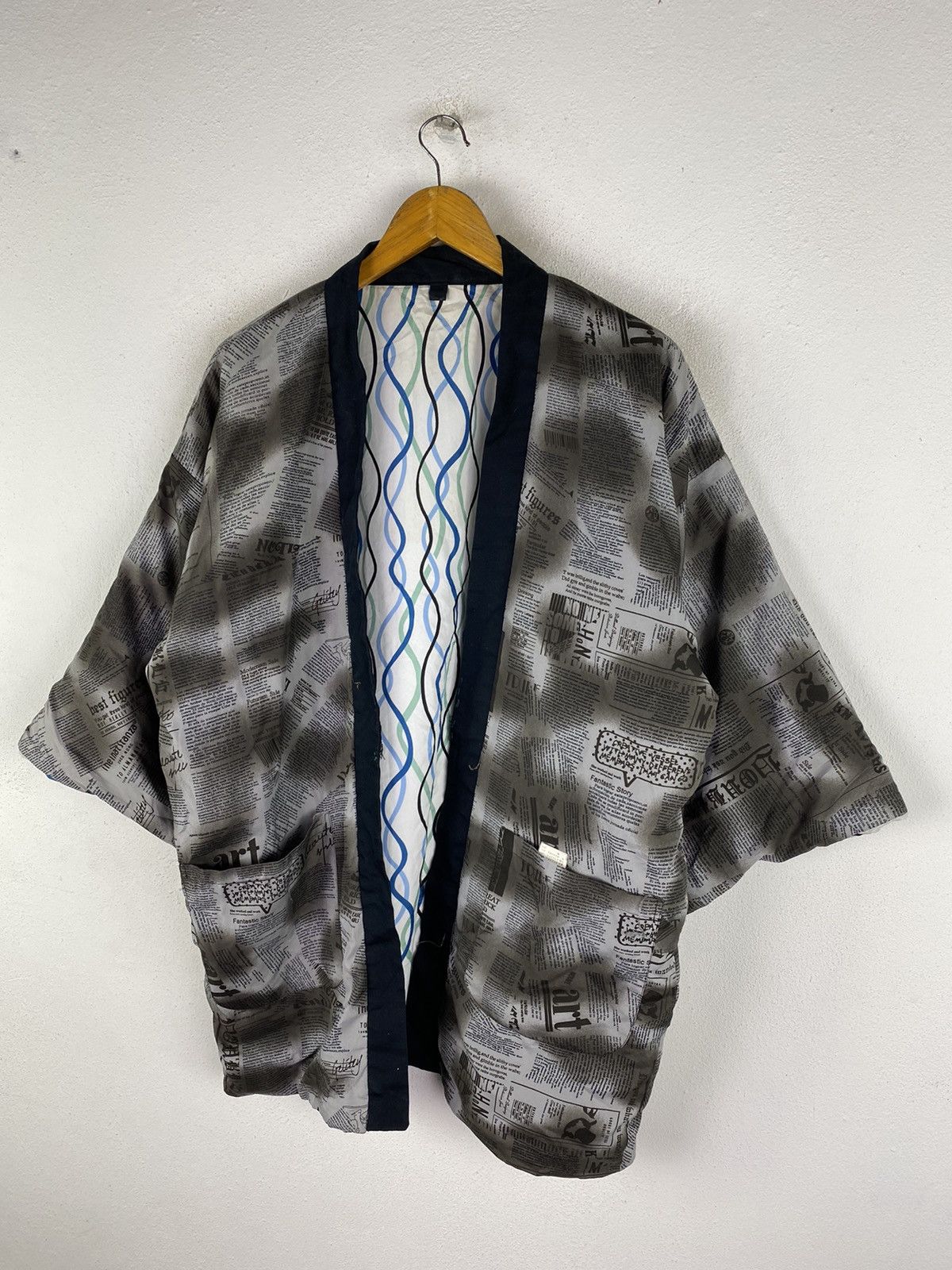 Japanese Brand 🔥DHL SHIPPING🔥JAPANESE TRADITIONAL STYLE KIMONO ART DESIGN Size US M / EU 48-50 / 2 - 5 Thumbnail