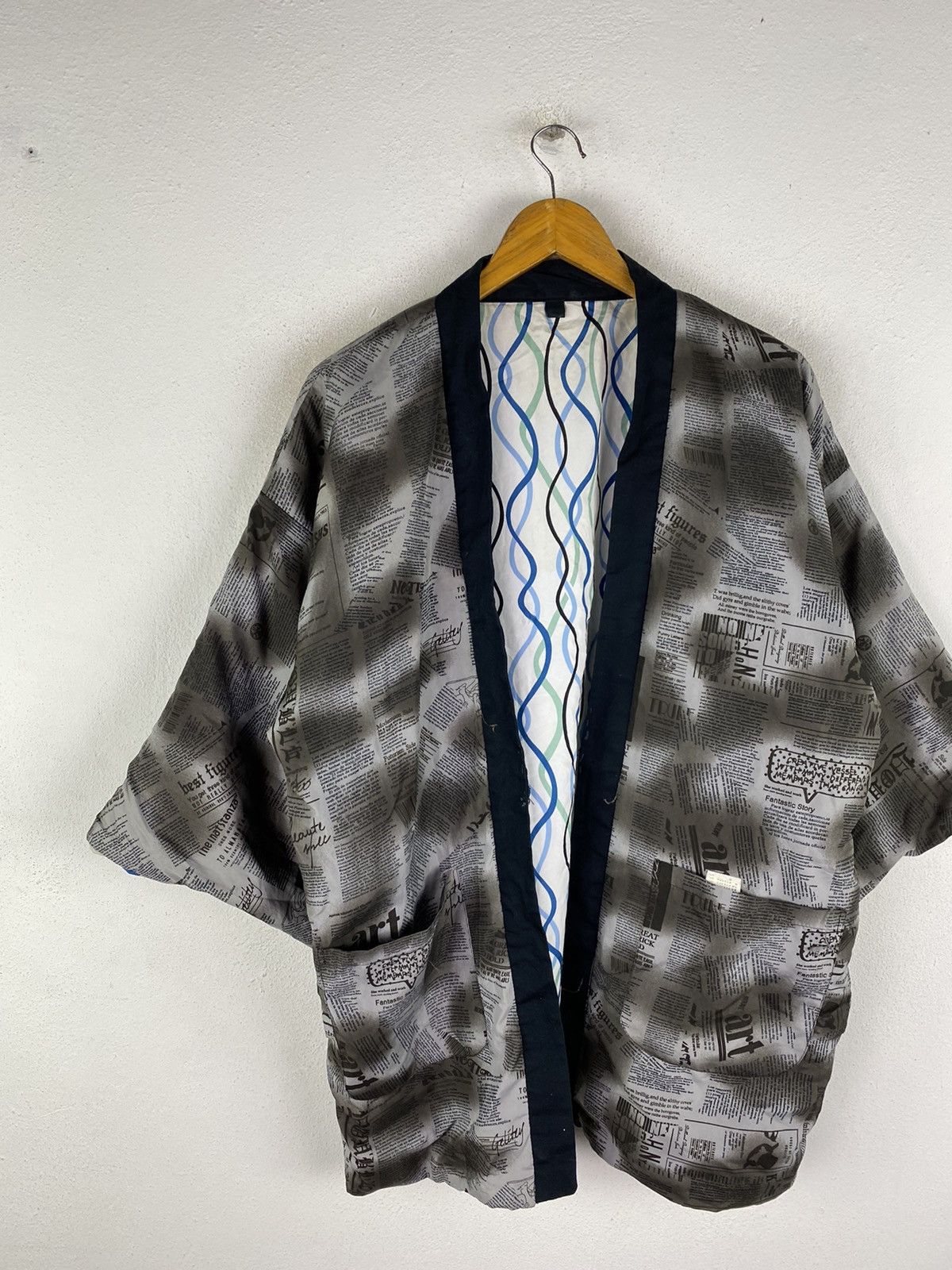 Japanese Brand 🔥DHL SHIPPING🔥JAPANESE TRADITIONAL STYLE KIMONO ART DESIGN Size US M / EU 48-50 / 2 - 4 Thumbnail
