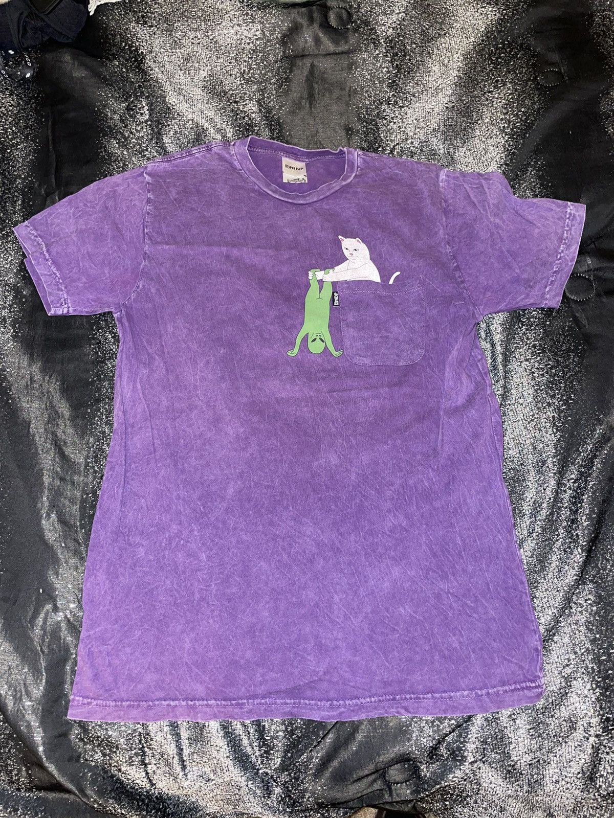 Rip N Dip Alien and cat tee Grailed
