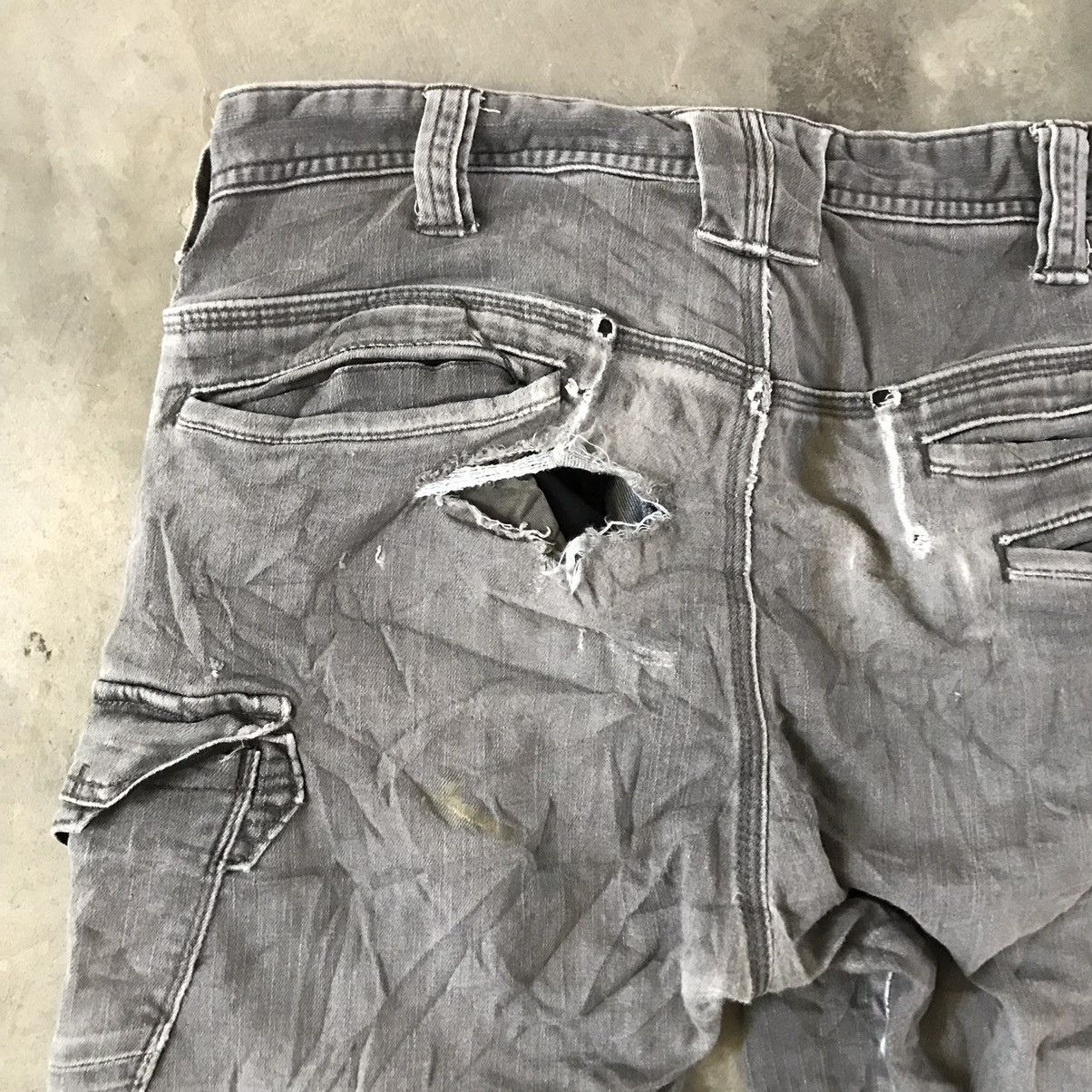 Japanese Brand Rare⚡️Distressed Sun Faded Multipocket Cargo Jeans Size US 32 / EU 48 - 13 Thumbnail