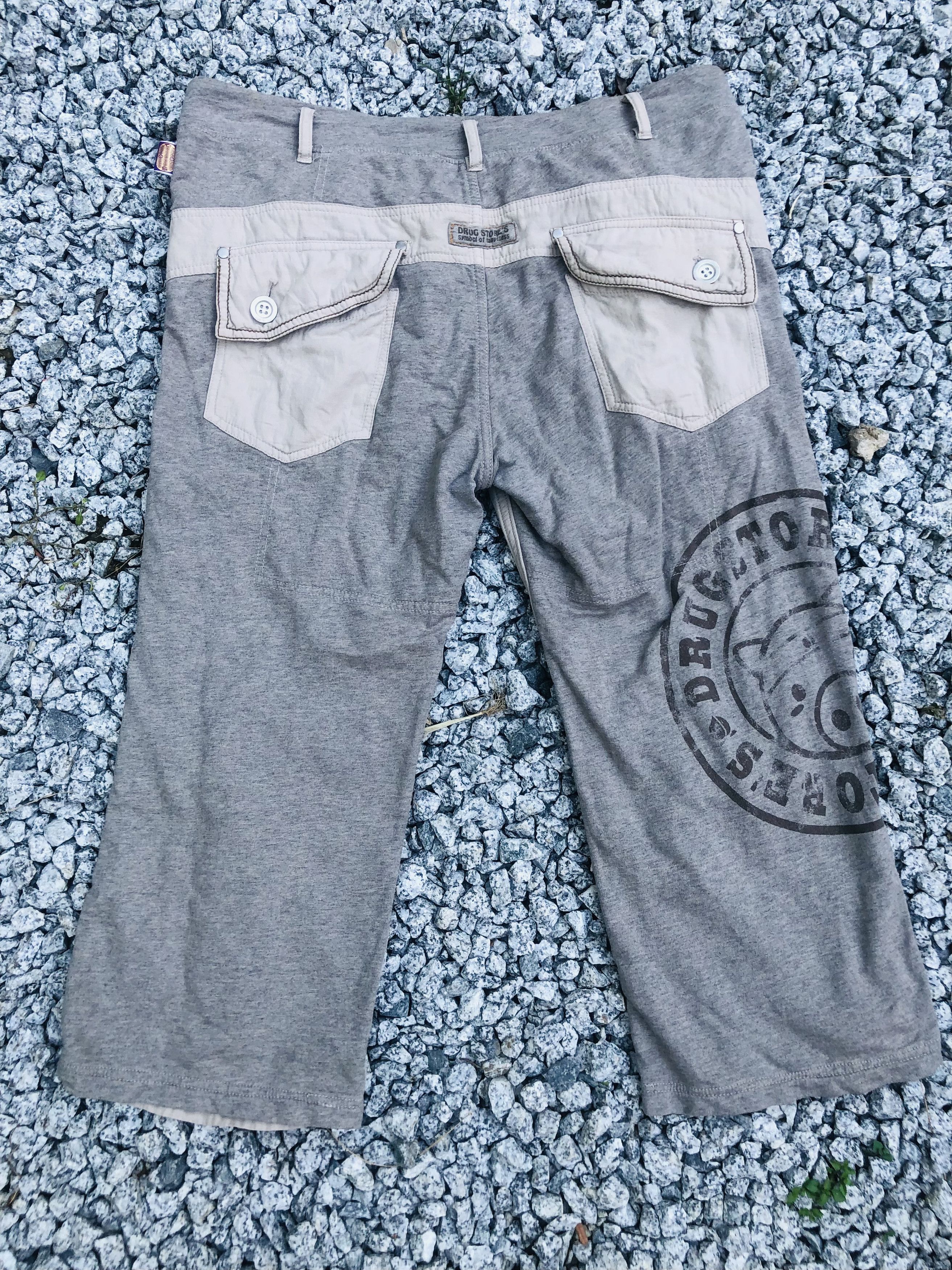Japanese Brand Vintage Drug Stores Short Travis Scott Fashion Style Size US 37 - 1 Thumbnail