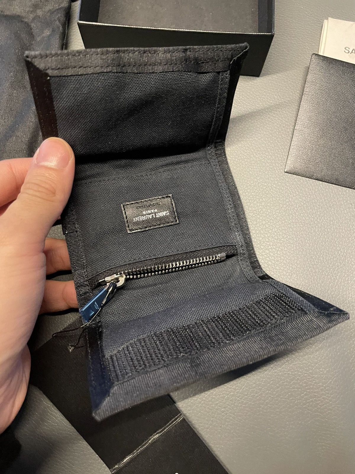 Saint Laurent Paris × Yves Saint Laurent Saint Laurent Wallet American Flag 🇺🇸 Runway Wallet Unisex Size ONE SIZE - 16 Thumbnail