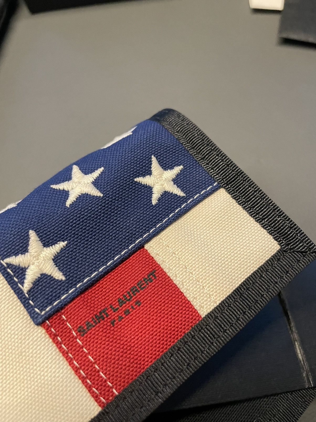 Saint Laurent Paris × Yves Saint Laurent Saint Laurent Wallet American Flag 🇺🇸 Runway Wallet Unisex Size ONE SIZE - 6 Thumbnail