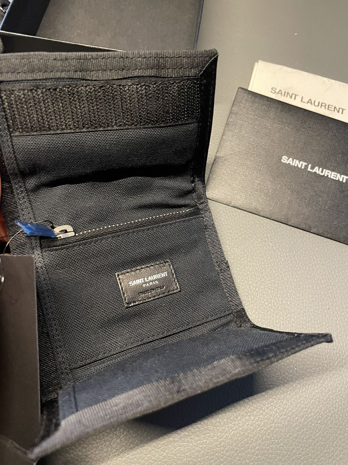 Saint Laurent Paris × Yves Saint Laurent Saint Laurent Wallet American Flag 🇺🇸 Runway Wallet Unisex Size ONE SIZE - 13 Thumbnail