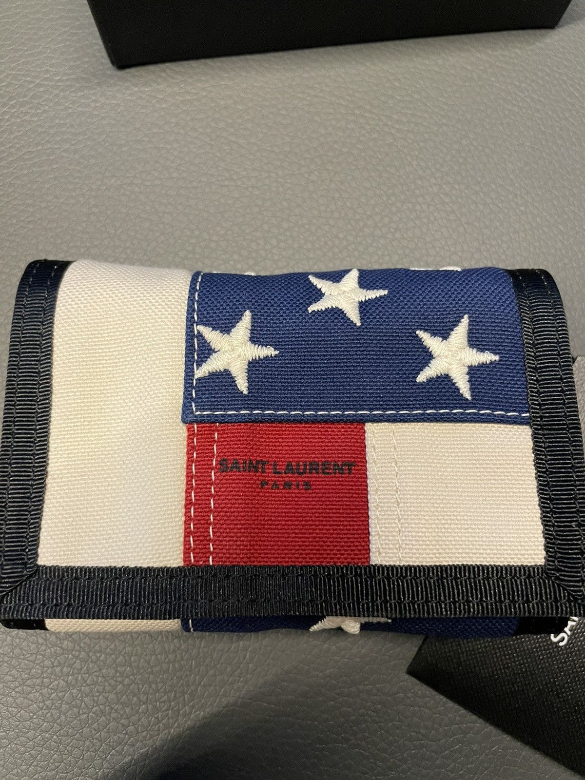 Saint Laurent Paris × Yves Saint Laurent Saint Laurent Wallet American Flag 🇺🇸 Runway Wallet Unisex Size ONE SIZE - 5 Thumbnail