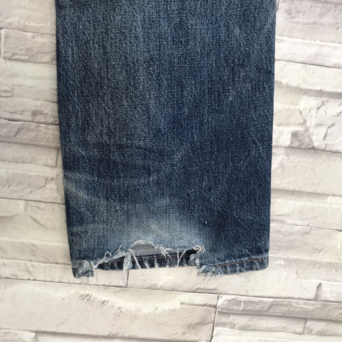 Levi's Vintage Levis 501 Distressed Jeans Made in USA Size US 31 - 15 Thumbnail