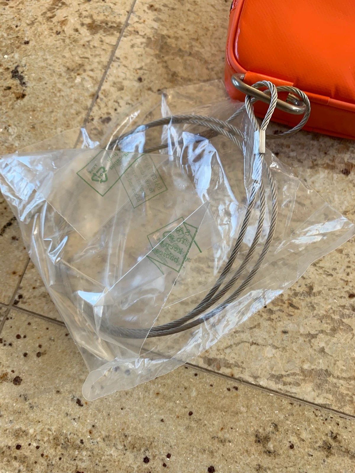 Off-White **RARE** SS18 Off-White Cross-body Bag Size ONE SIZE - 2 Thumbnail
