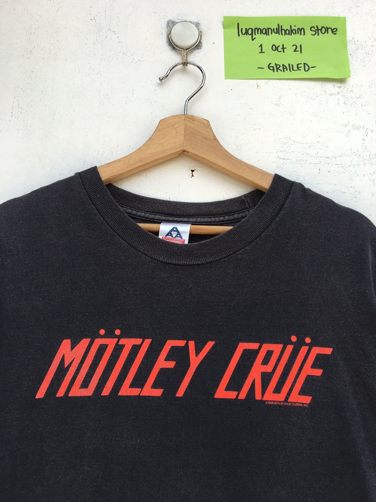 image of Band Tees x Rock T Shirt Vintage 2005 Montley Crue Sin Fan Club Tour Tee in Black (Size Medium)