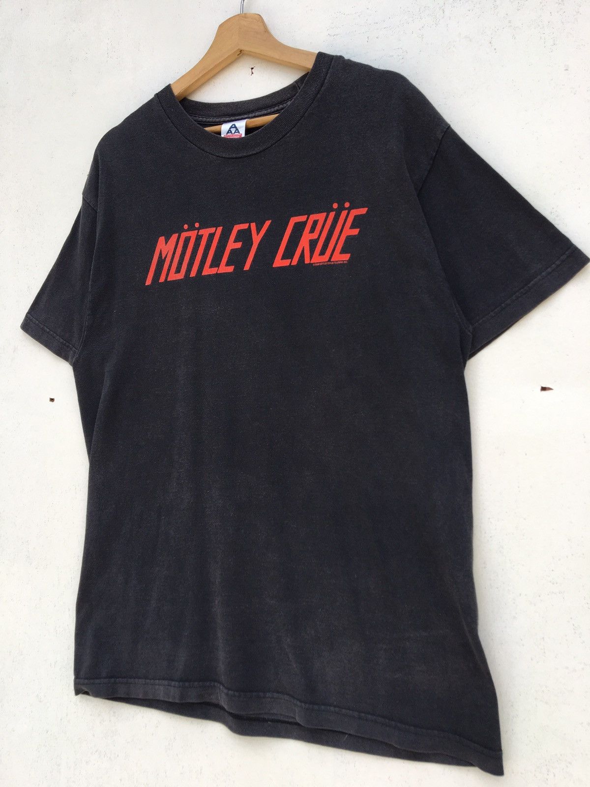 Band Tees Vintage 2005 Montley Crue SIN Fan Club Tour Tee Size US M / EU 48-50 / 2 - 4 Thumbnail
