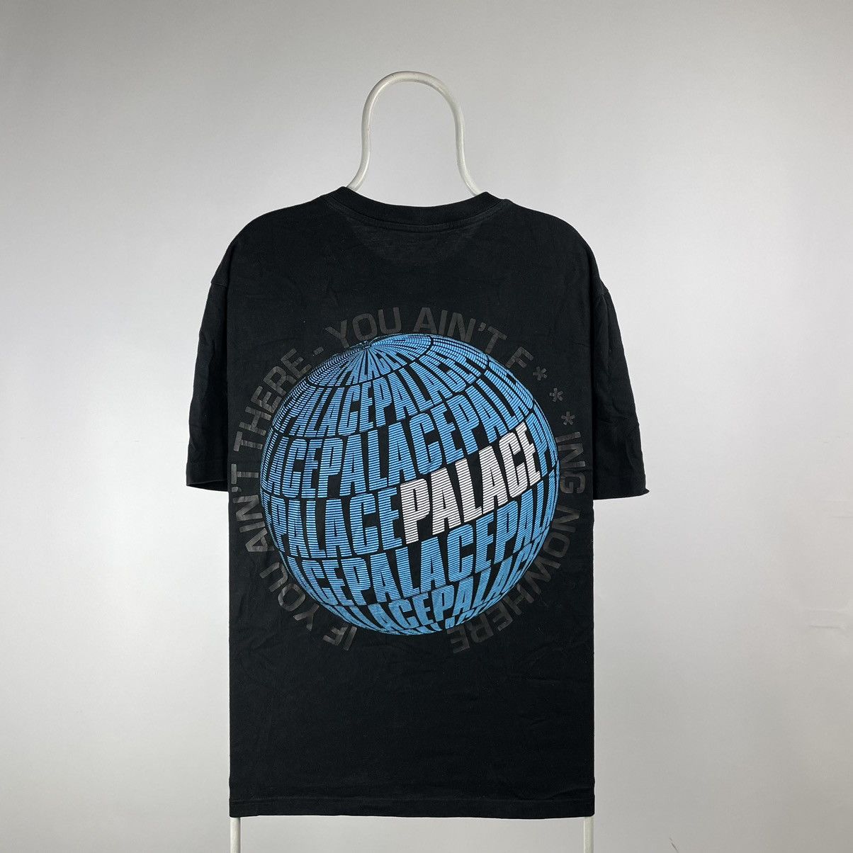Palace Palace T-shirt planet logo skategang size XLarge | Grailed