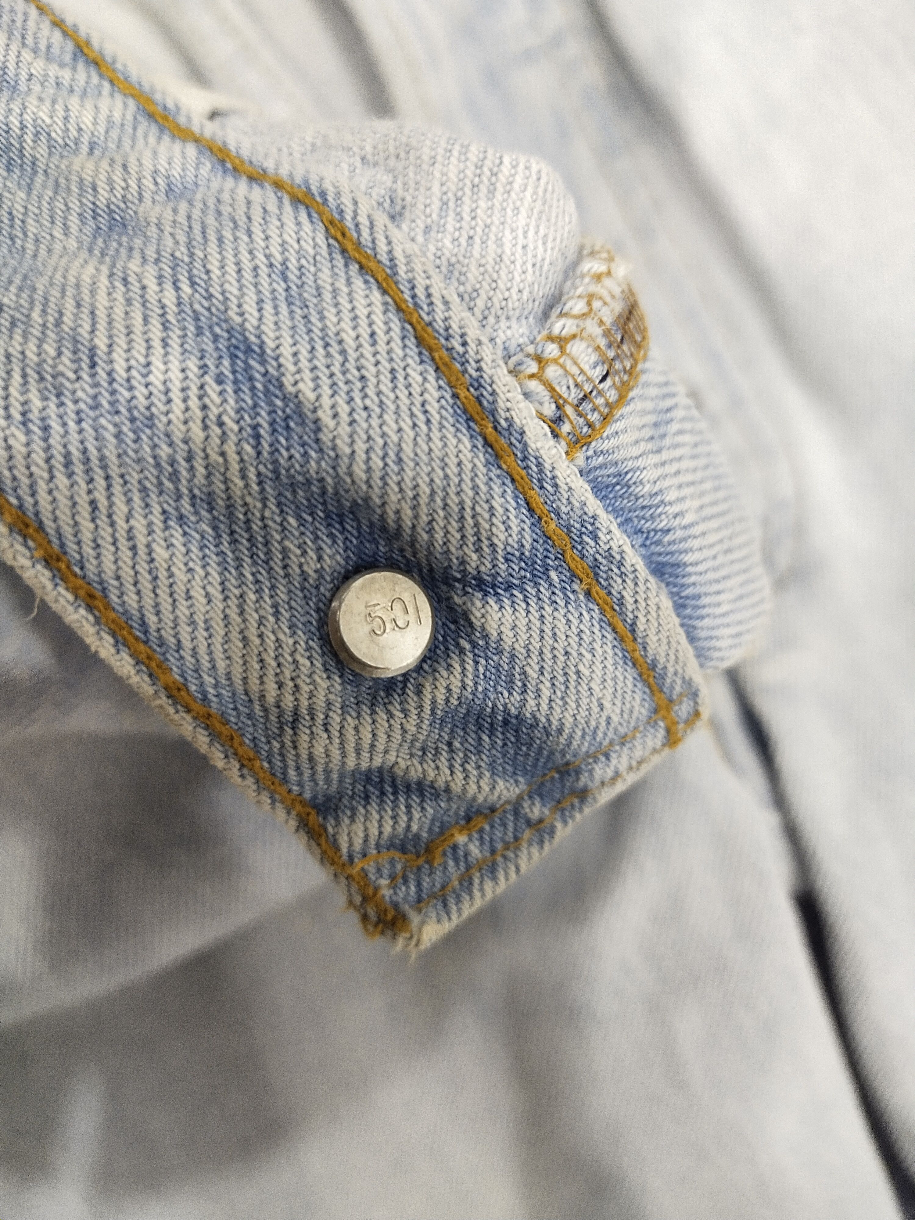 Levi's Vintage Levis 501 Jeans Lightwash Clean Straight Size US 31 - 7 Thumbnail