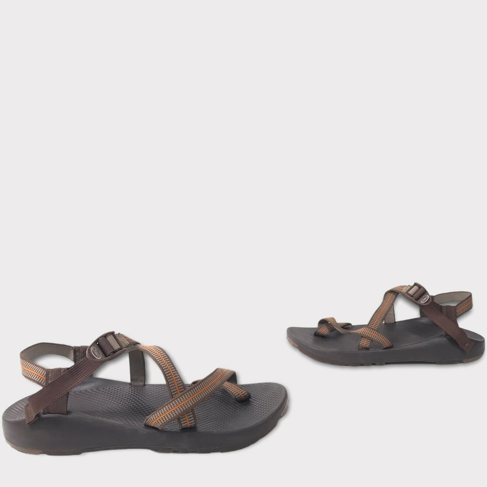 chaco toe loop tightens while walking