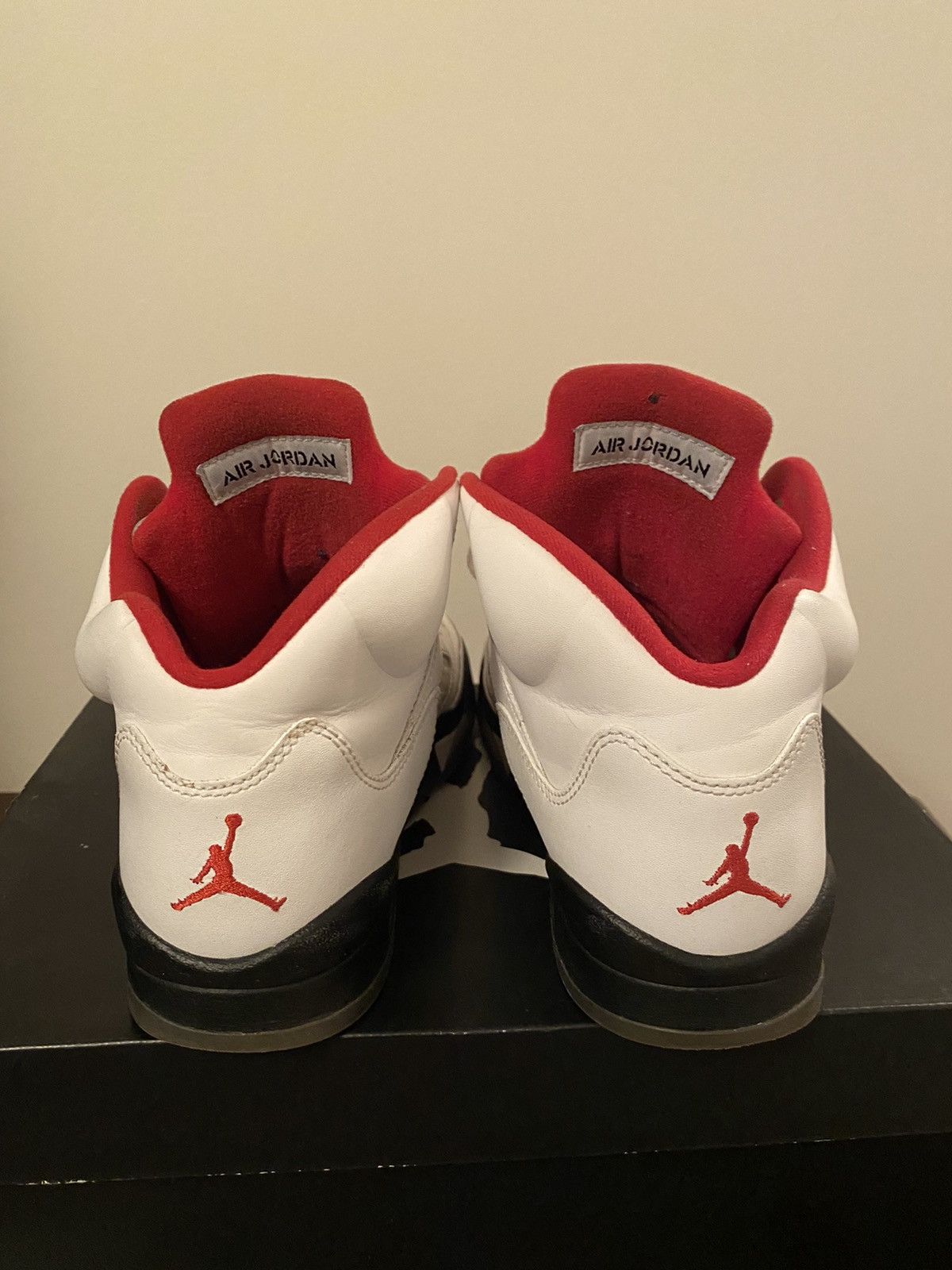 Jordan Brand Air Jordan 5 Retro GS Fire Red 2013 Size US 7 / EU 40 - 4 Thumbnail
